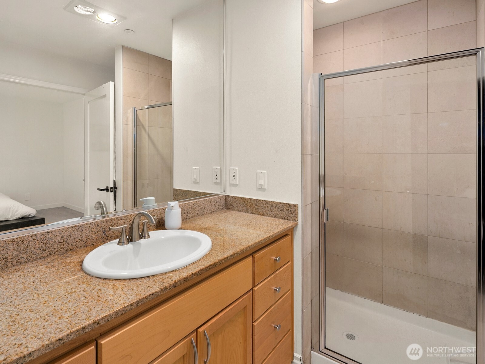 1029 Belmont Avenue 305 Property Photo 16