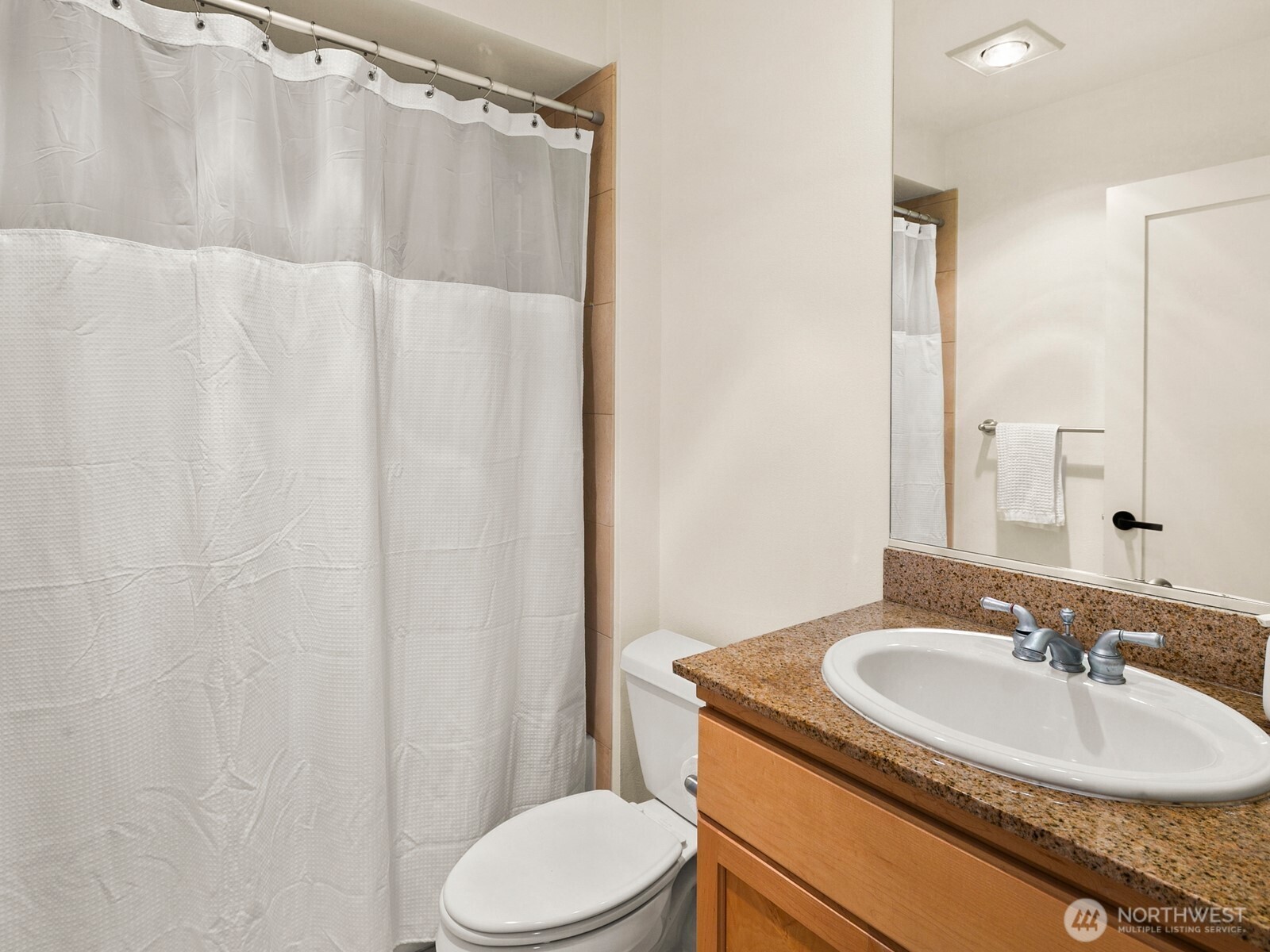 1029 Belmont Avenue 305 Property Photo 17