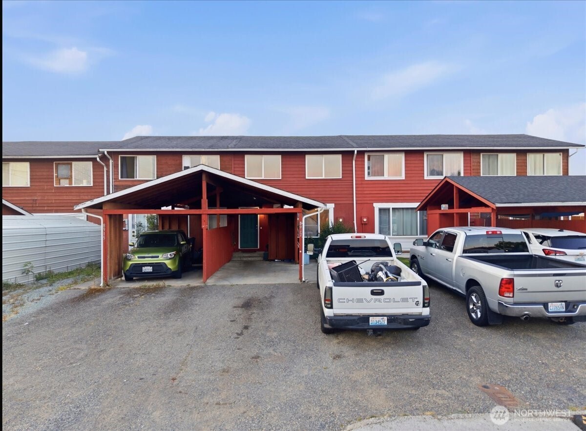 8917 11th Street Property Photo 1