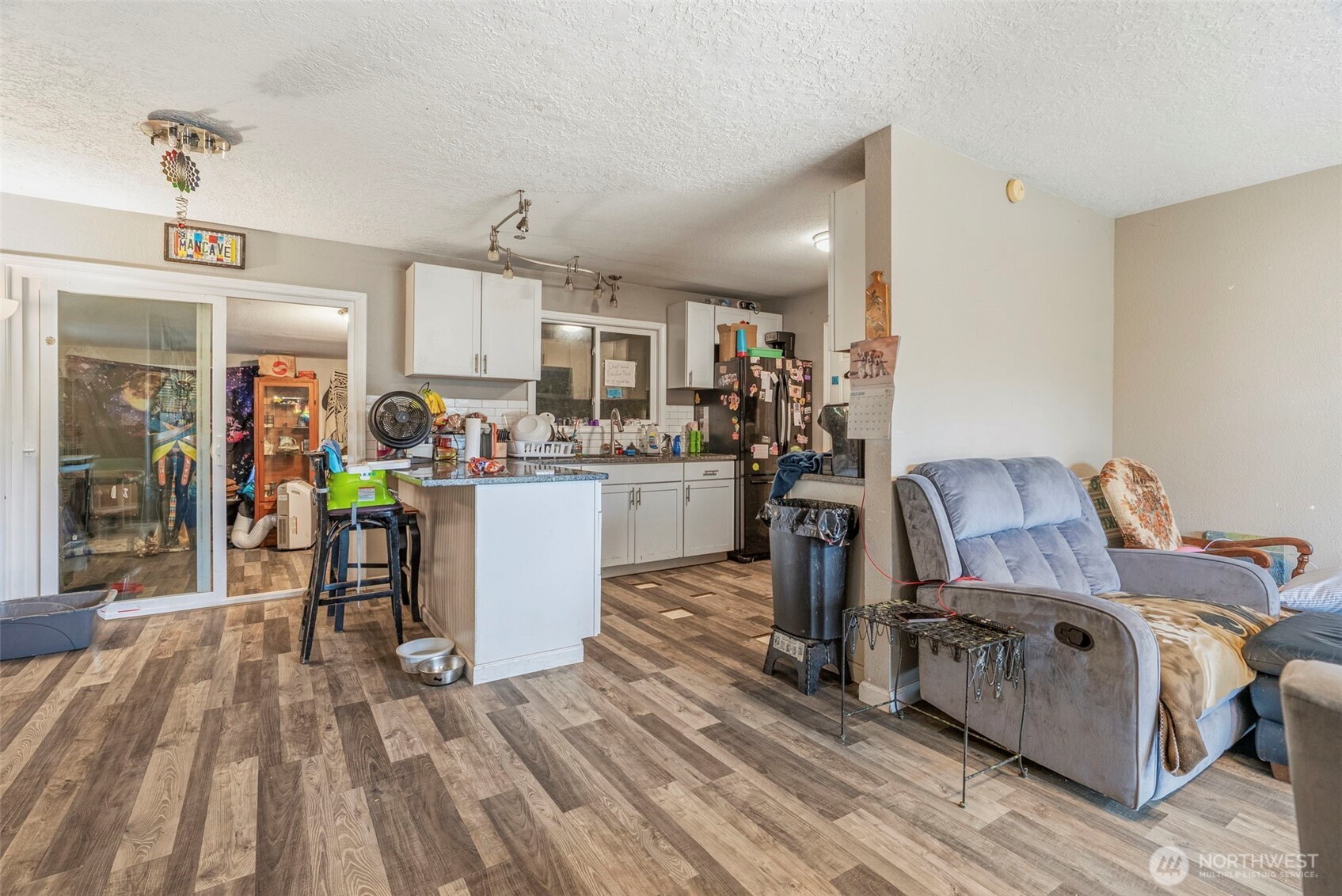 2411 Burcham Street Property Photo 7