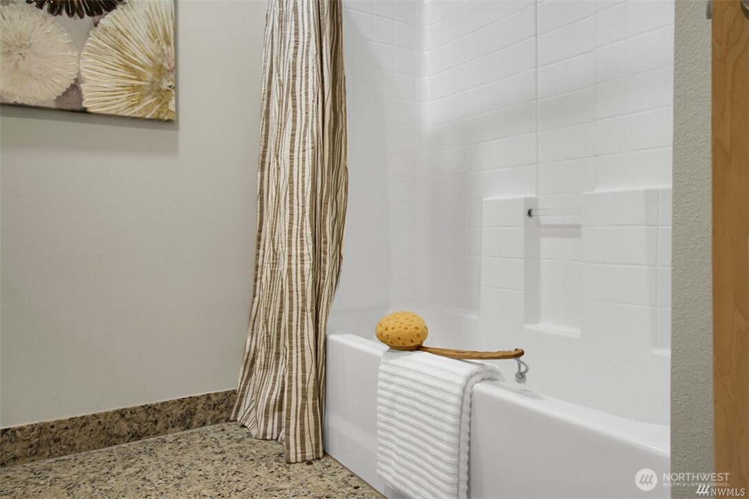 424 N 85th Street 406 Property Photo 21