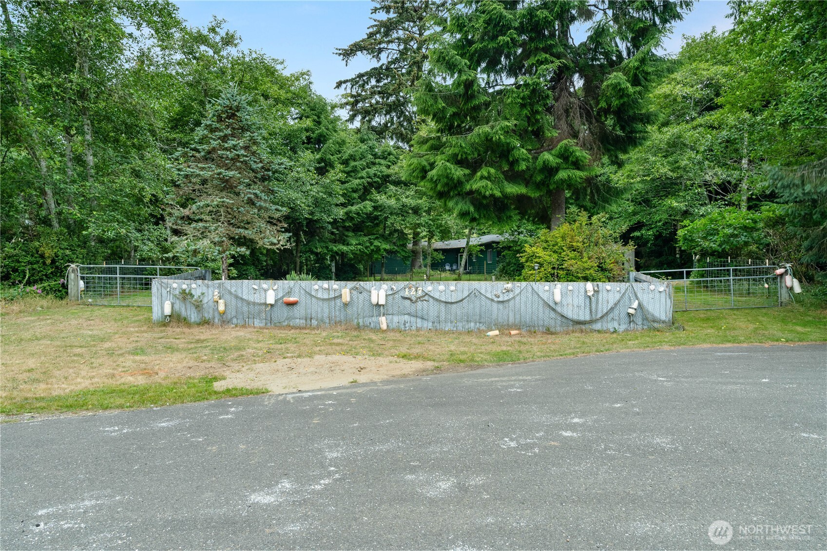127 Glover Court Property Photo 4
