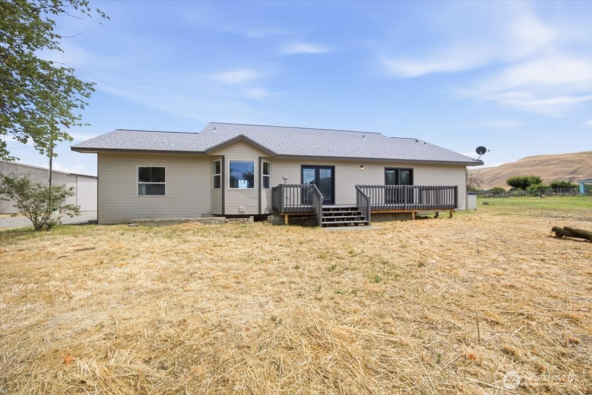 100608 W Old Inland Empire Hwy Property Photo 15