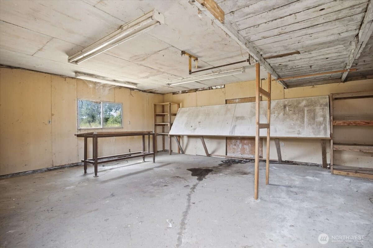 100608 W Old Inland Empire Hwy Property Photo 30