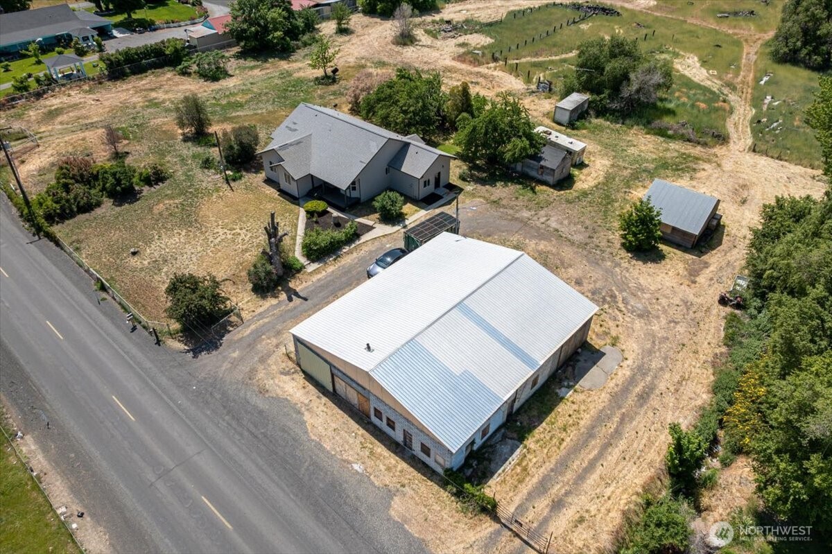 100608 W Old Inland Empire Hwy Property Photo 31
