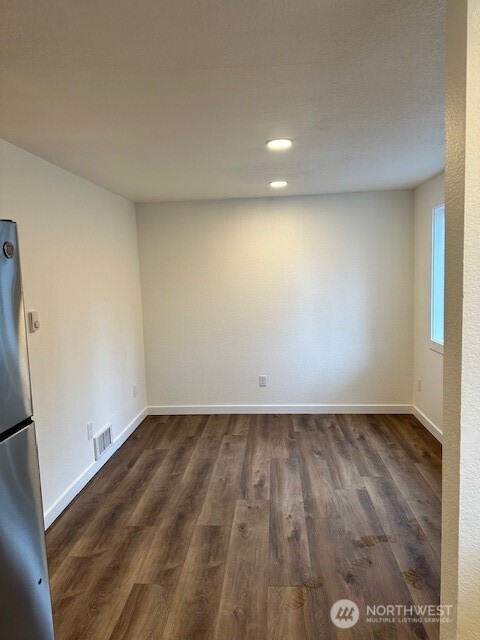 2424 99th Avenue Property Photo 3