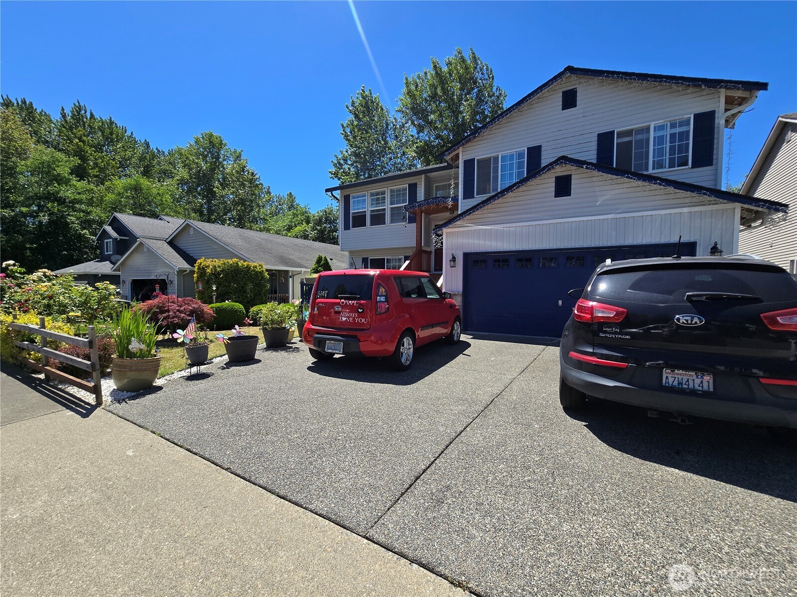 6608 79th Drive Property Photo 2