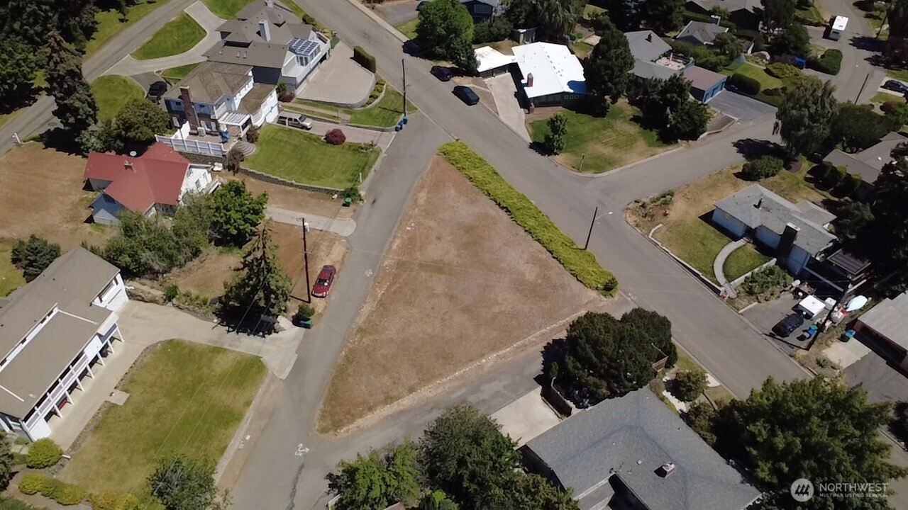 409 N Alder Street Property Photo 9