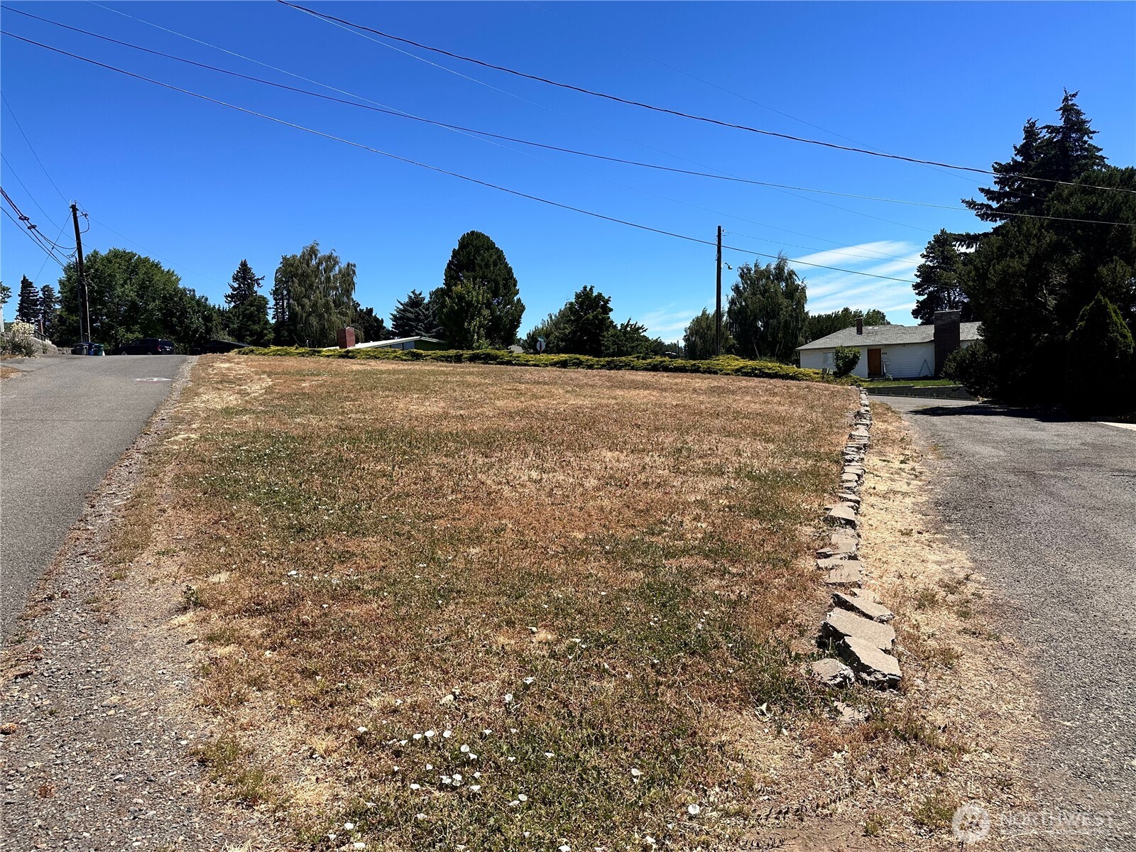 409 N Alder Street Property Photo 10