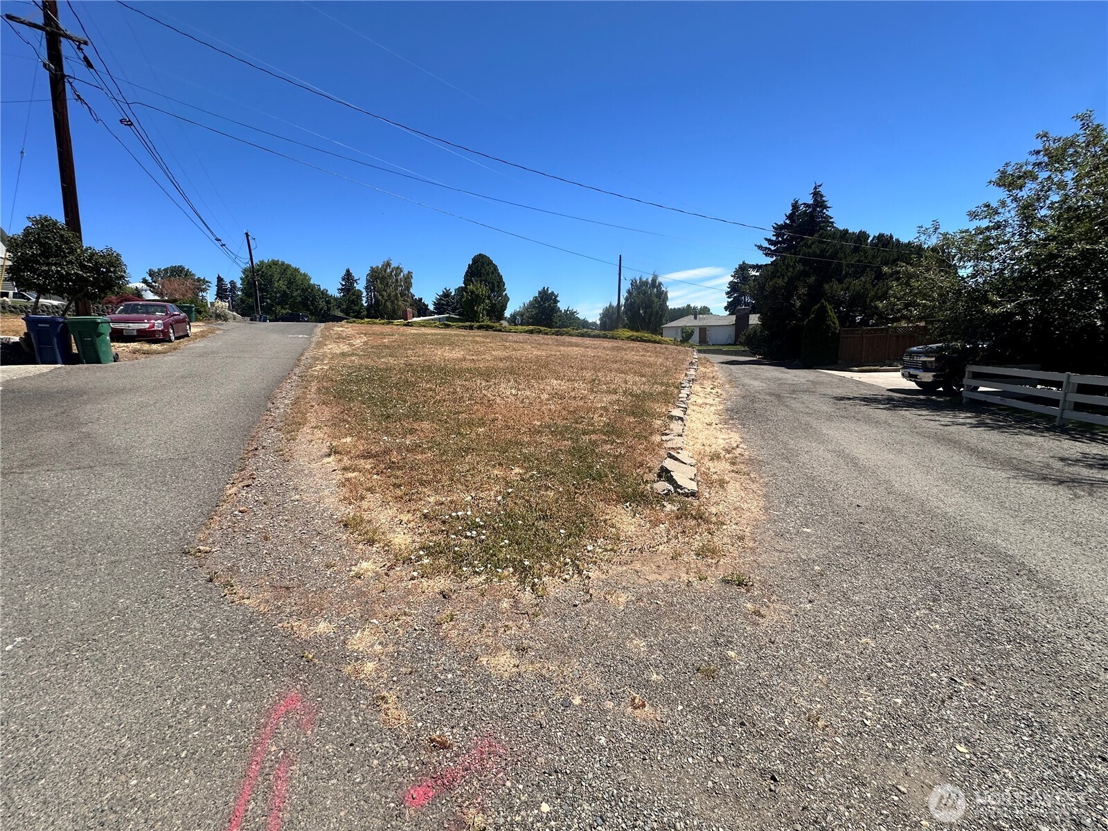 409 N Alder Street Property Photo 11