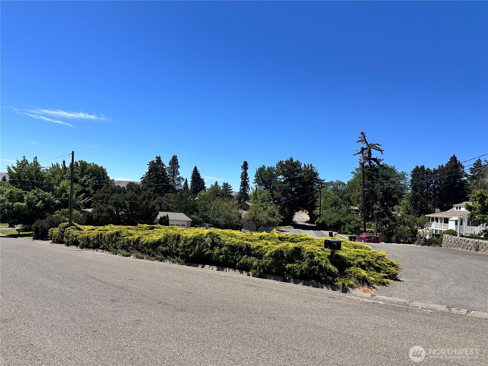 409 N Alder Street Property Photo 15