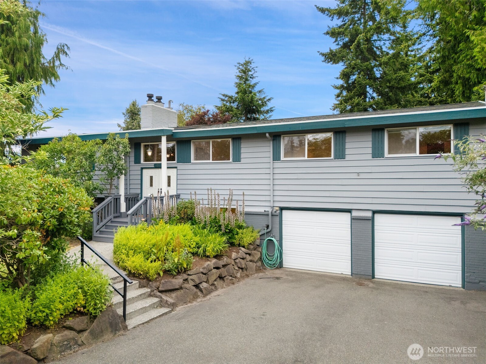 1011 Carol Way Property Photo 3