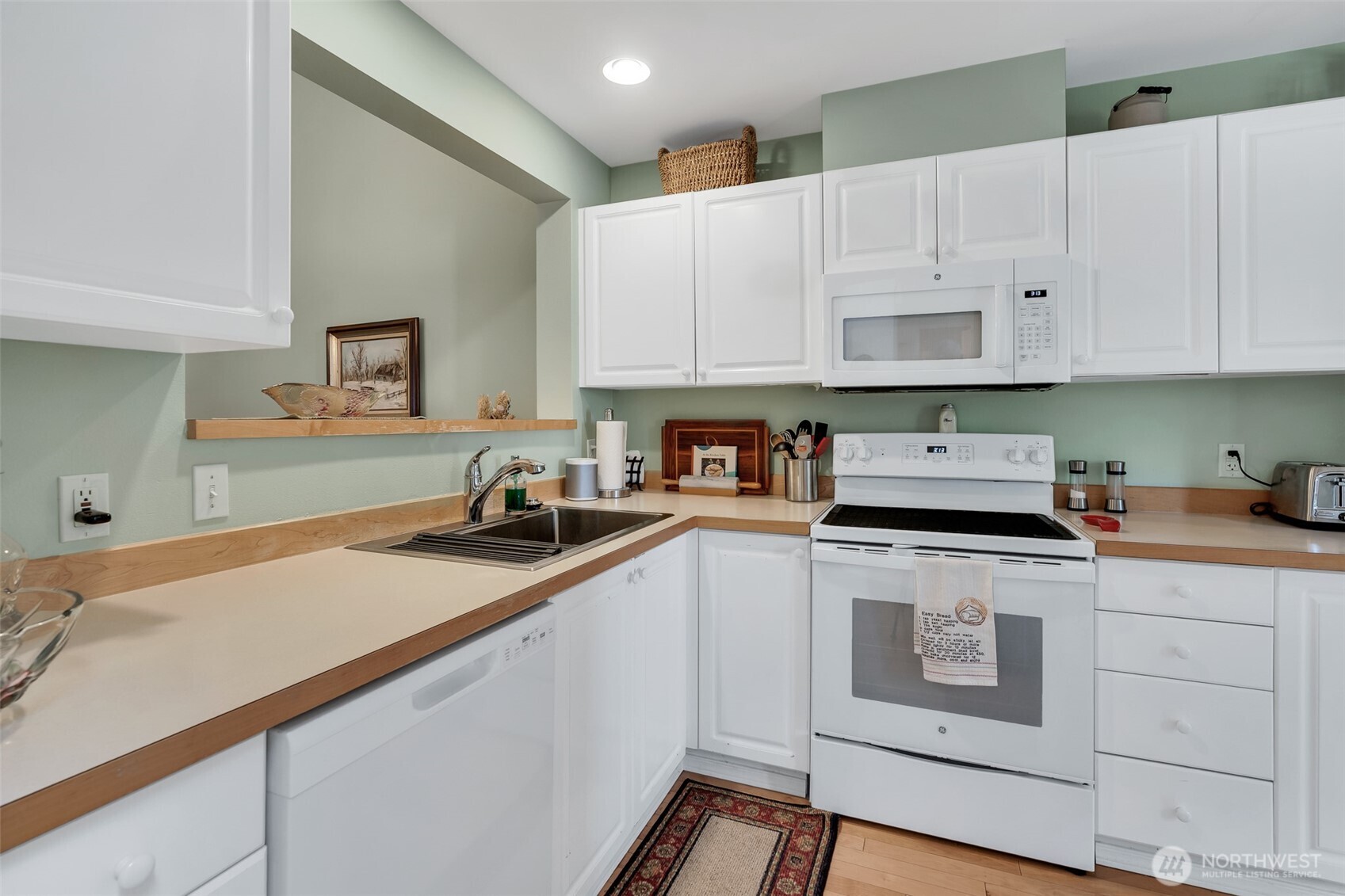 4304 S 220th Place Property Photo 16