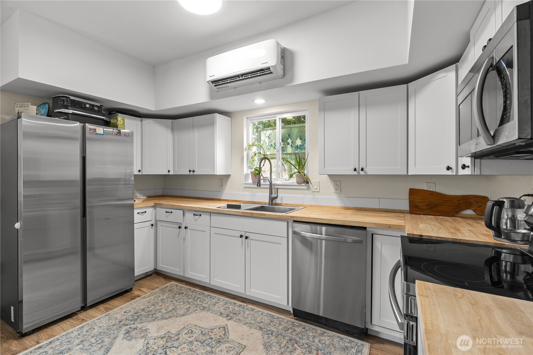 618 Randall Street Property Photo 4