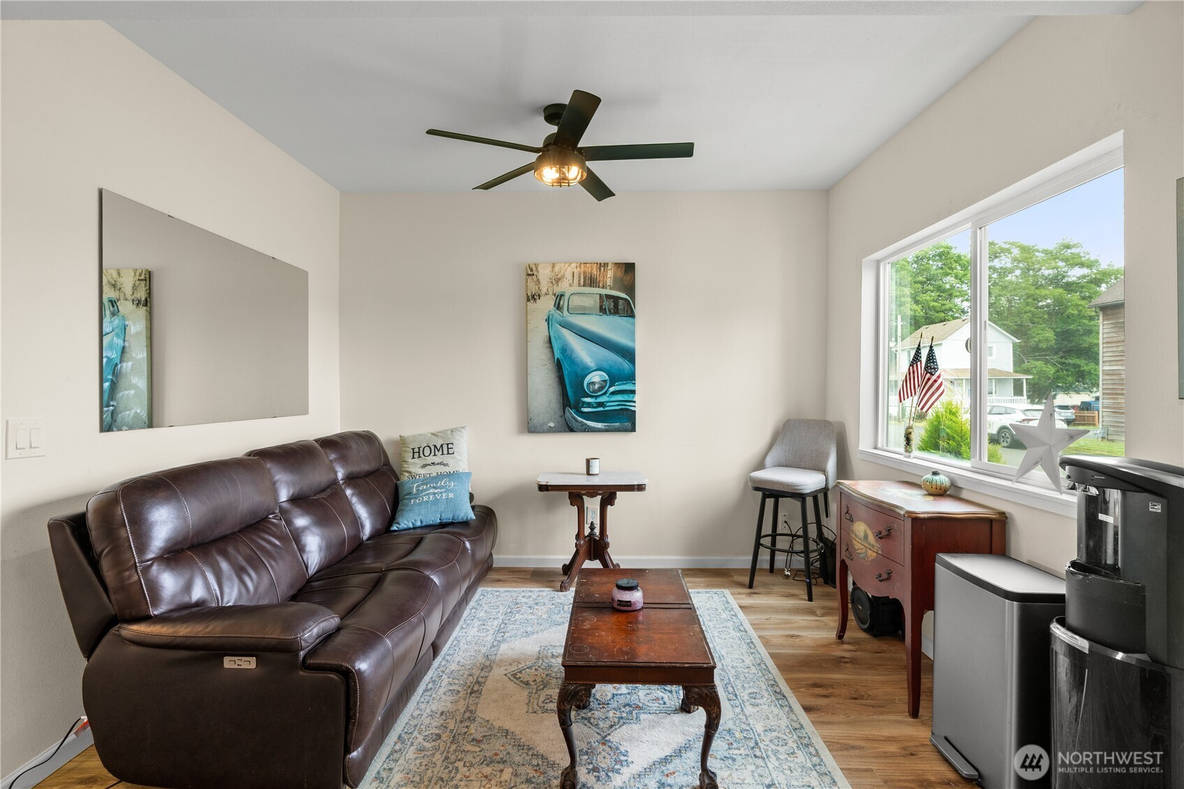 618 Randall Street Property Photo 6