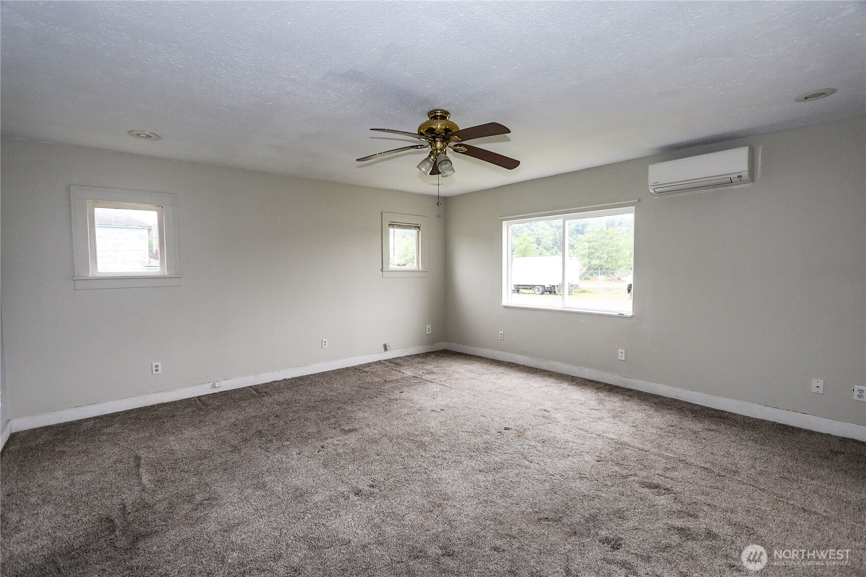 1111 Chenault Avenue Property Photo 4