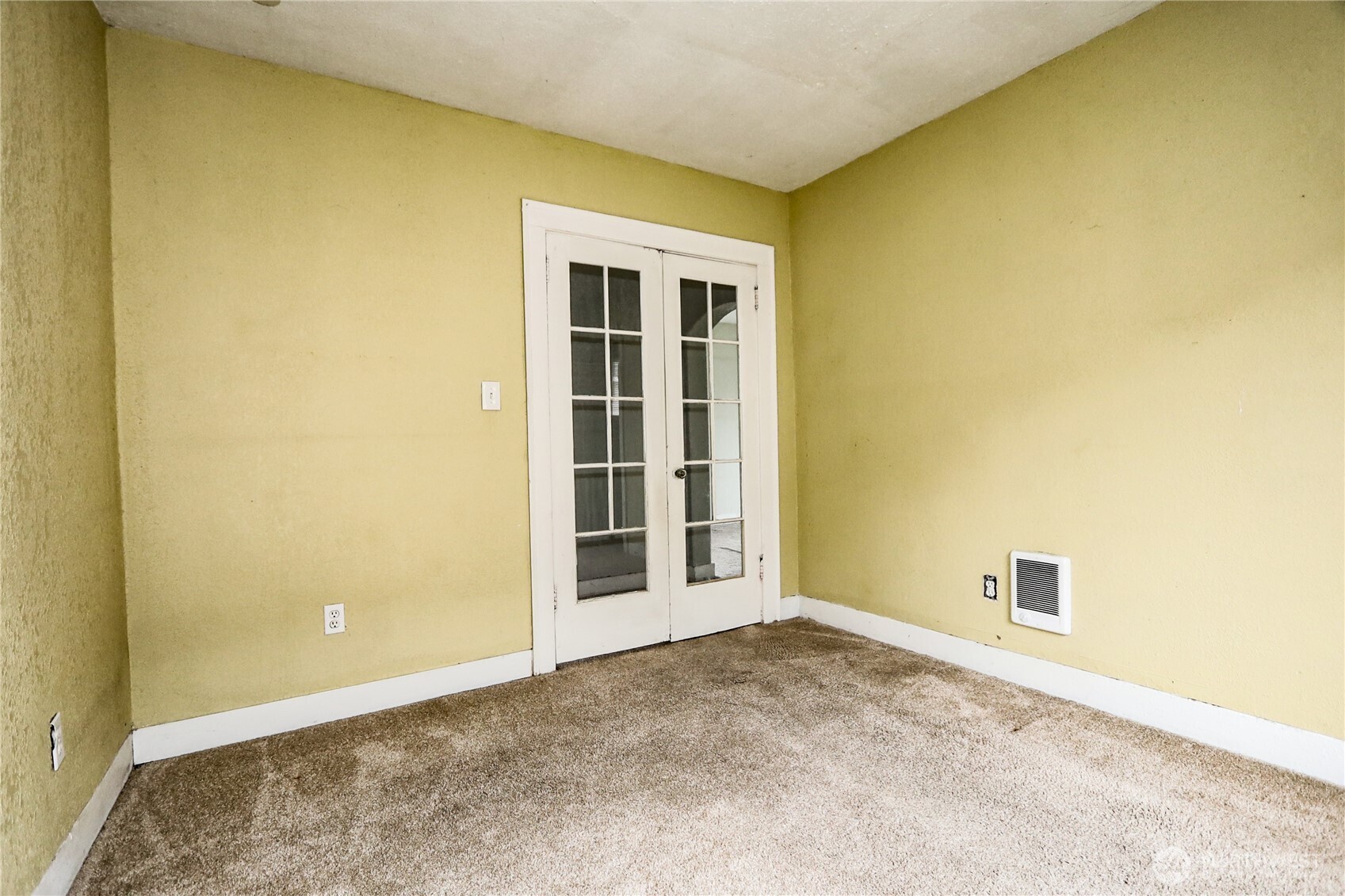 1111 Chenault Avenue Property Photo 12