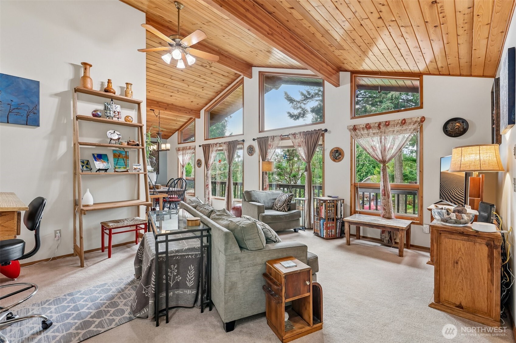 1834 Lake Drive Property Photo 4