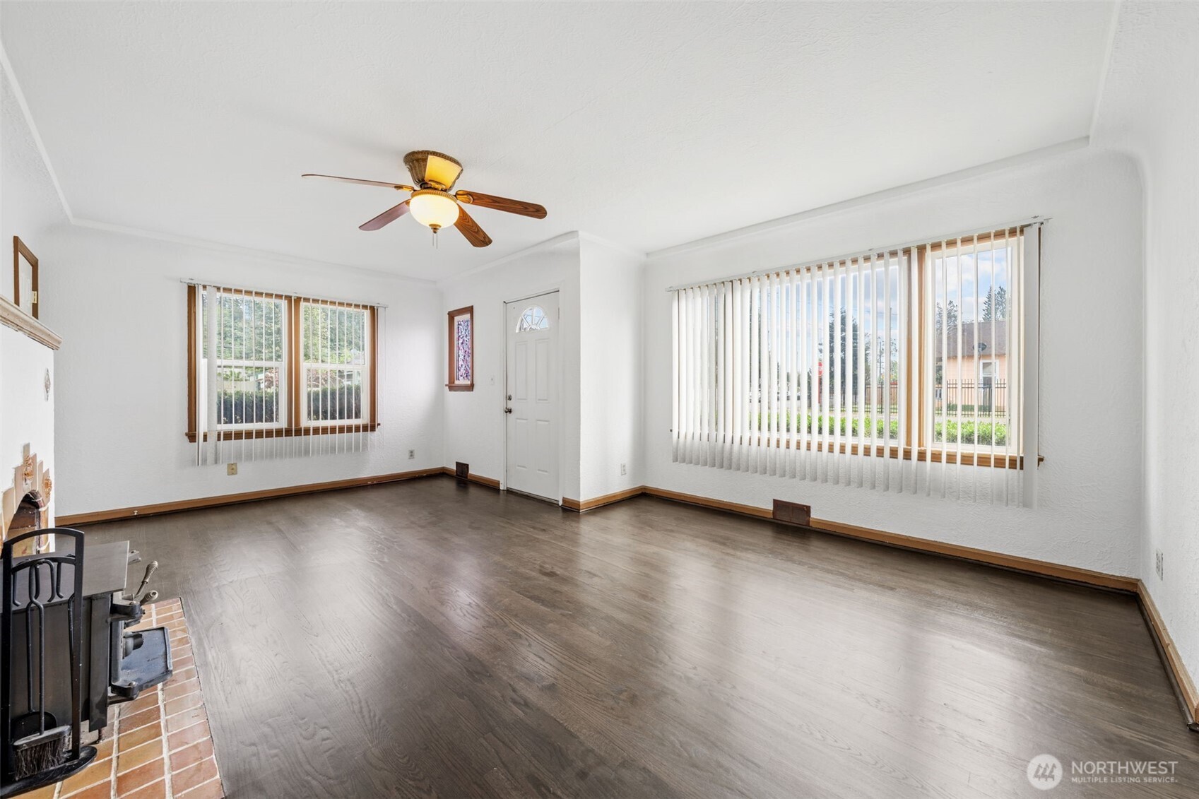 205 W Saar Street Property Photo 4