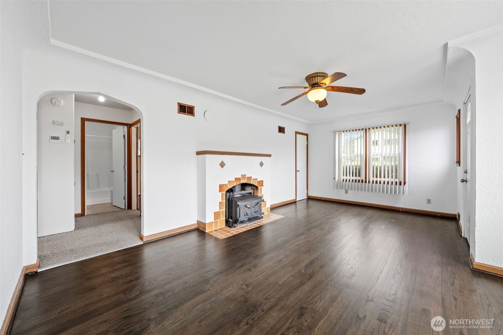 205 W Saar Street Property Photo 8