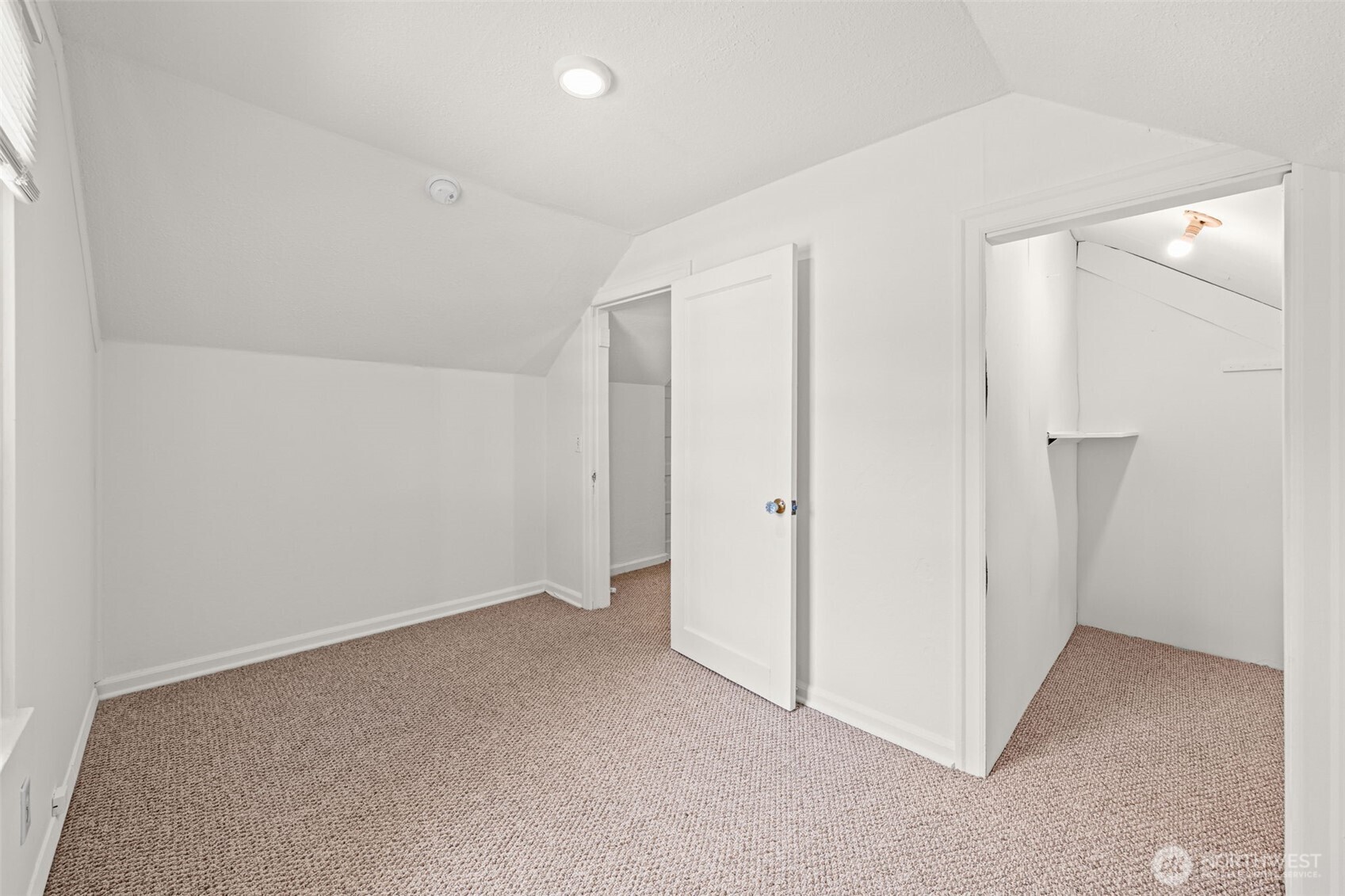205 W Saar Street Property Photo 22