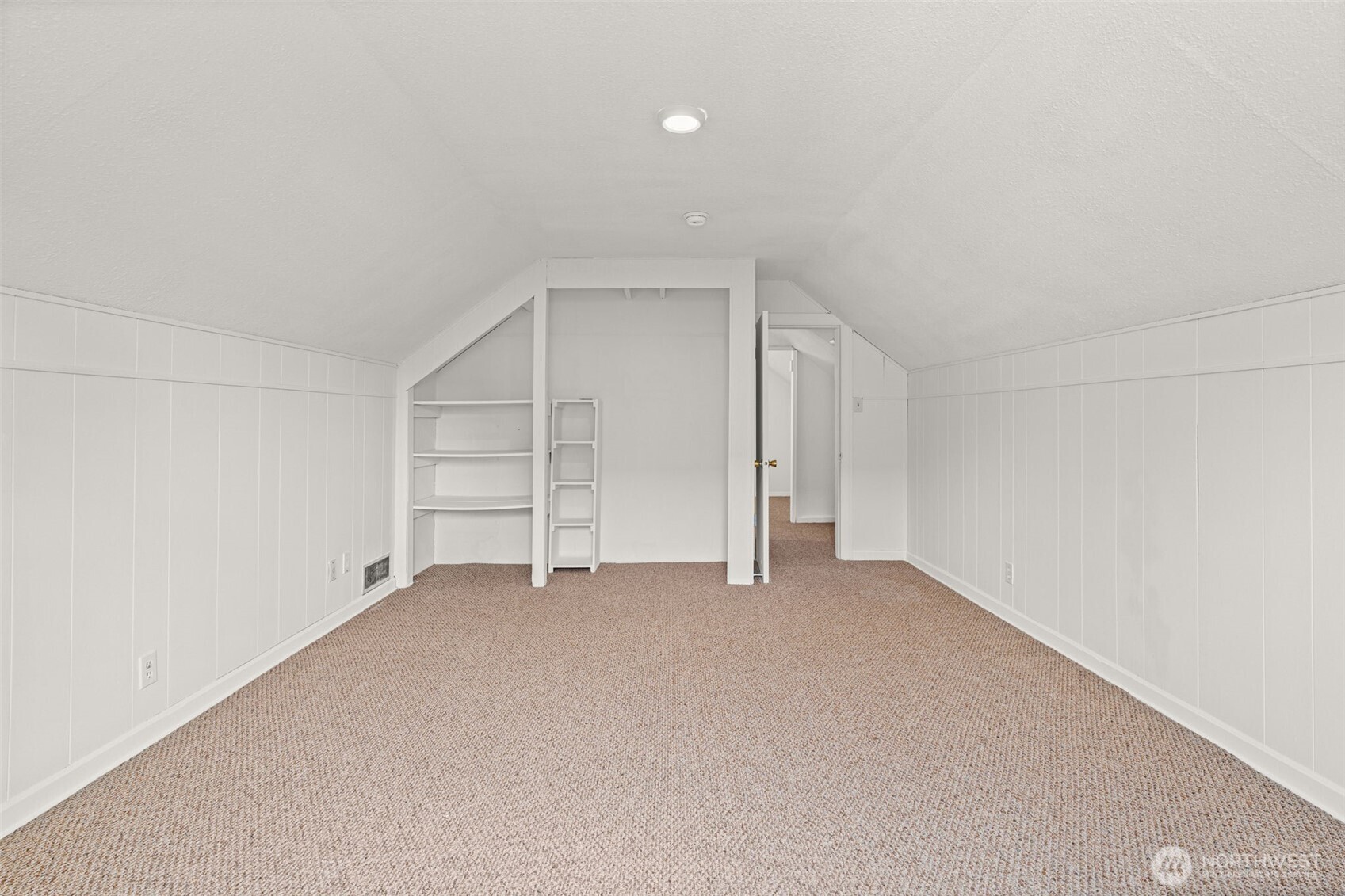 205 W Saar Street Property Photo 25