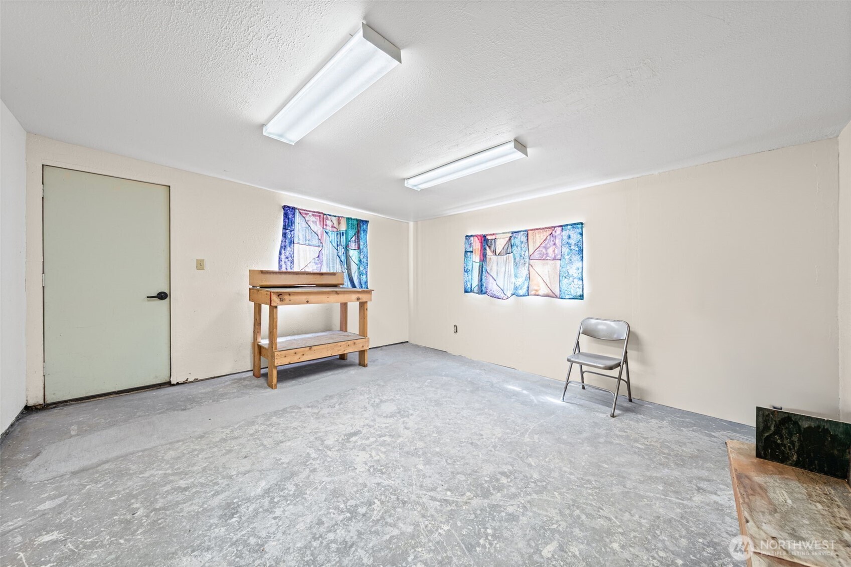 205 W Saar Street Property Photo 28