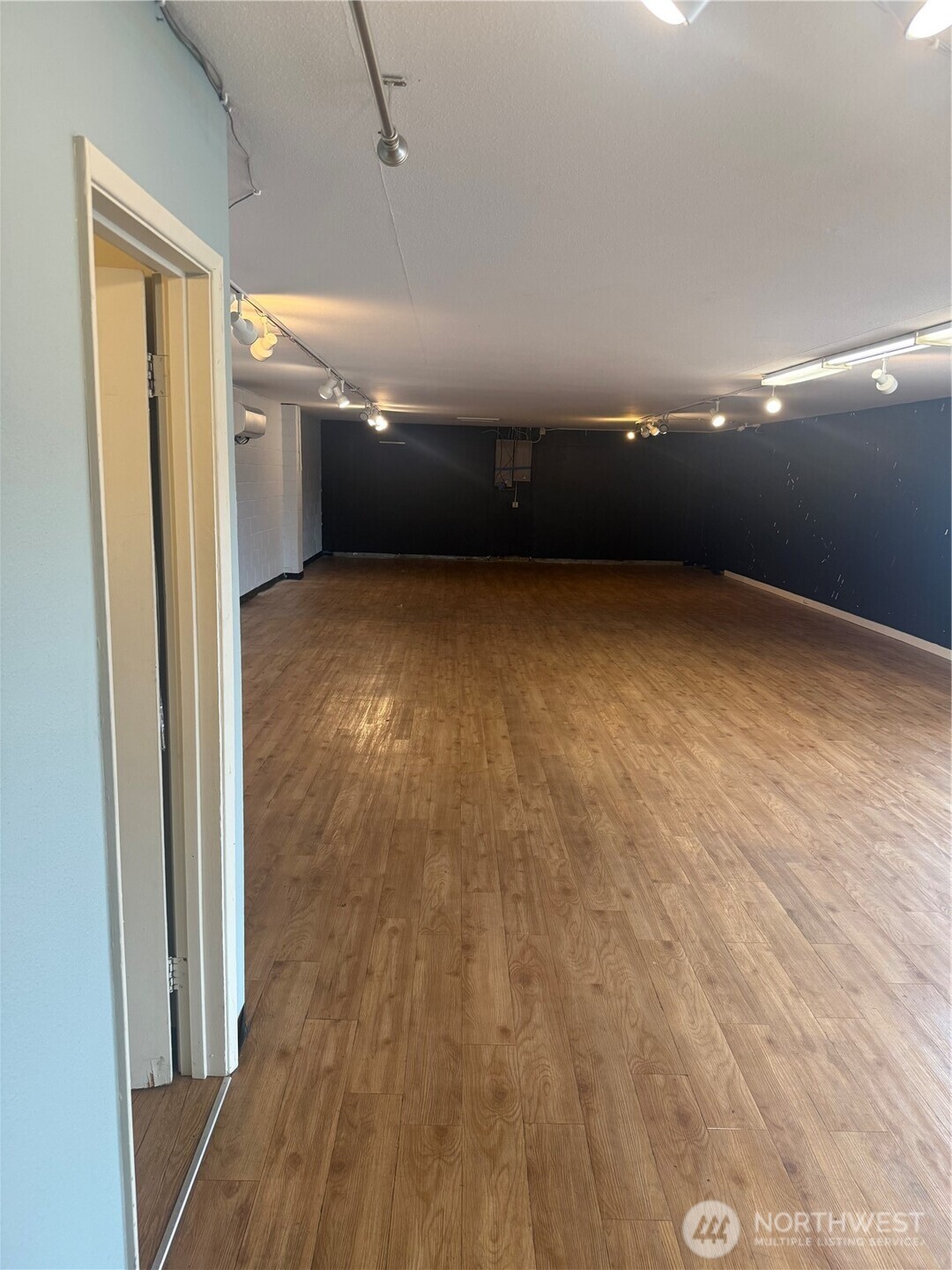 420 Auburn Way Property Photo 12