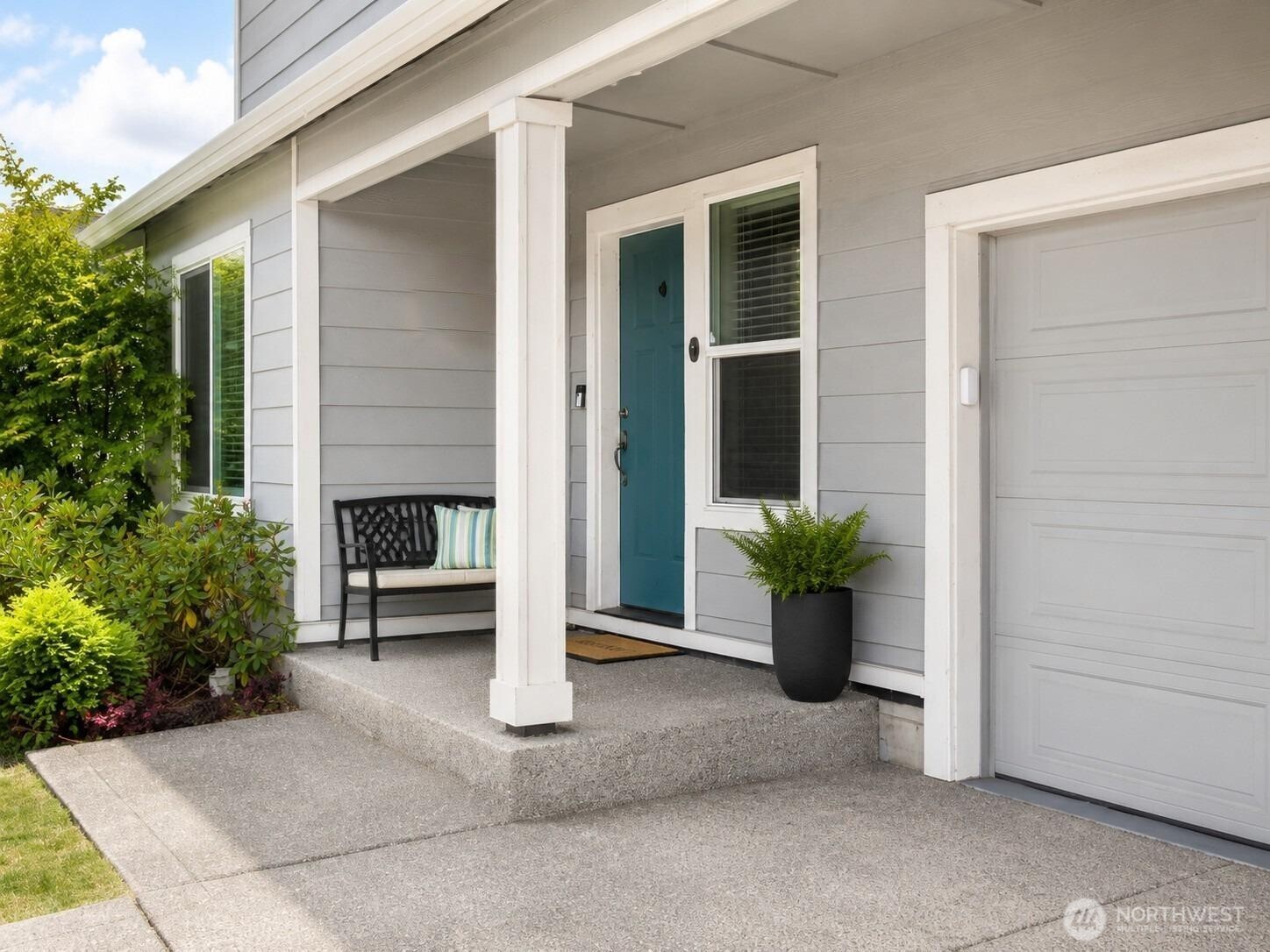 9135 Silverspot Drive Property Photo 3