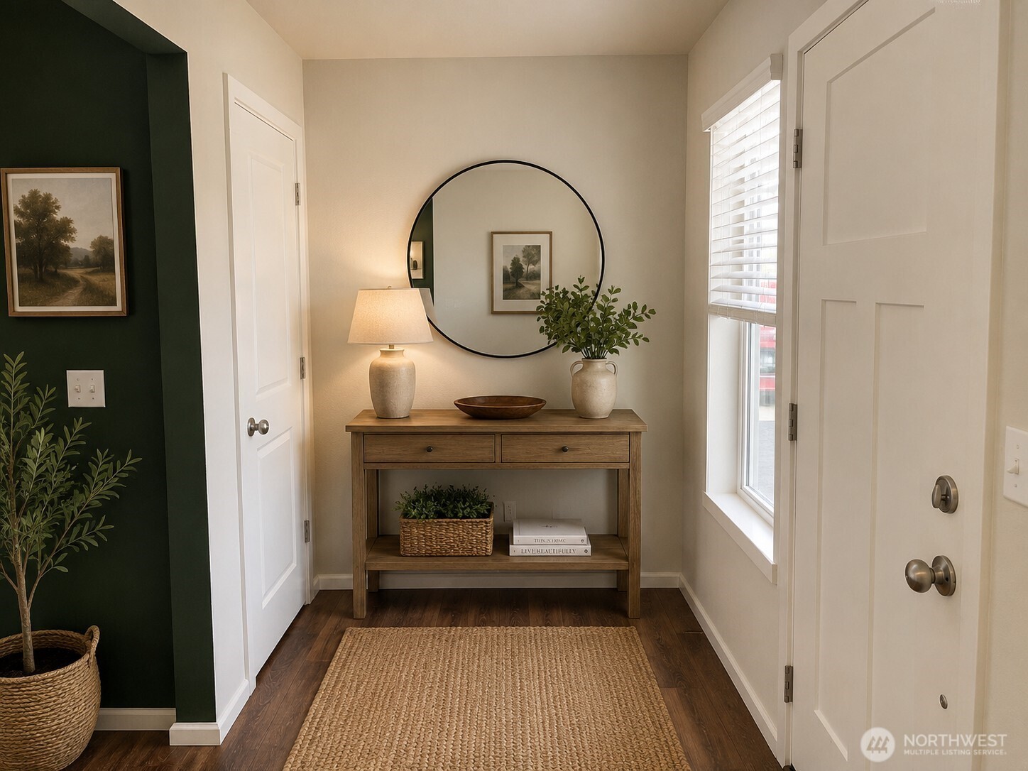 9135 Silverspot Drive Property Photo 4