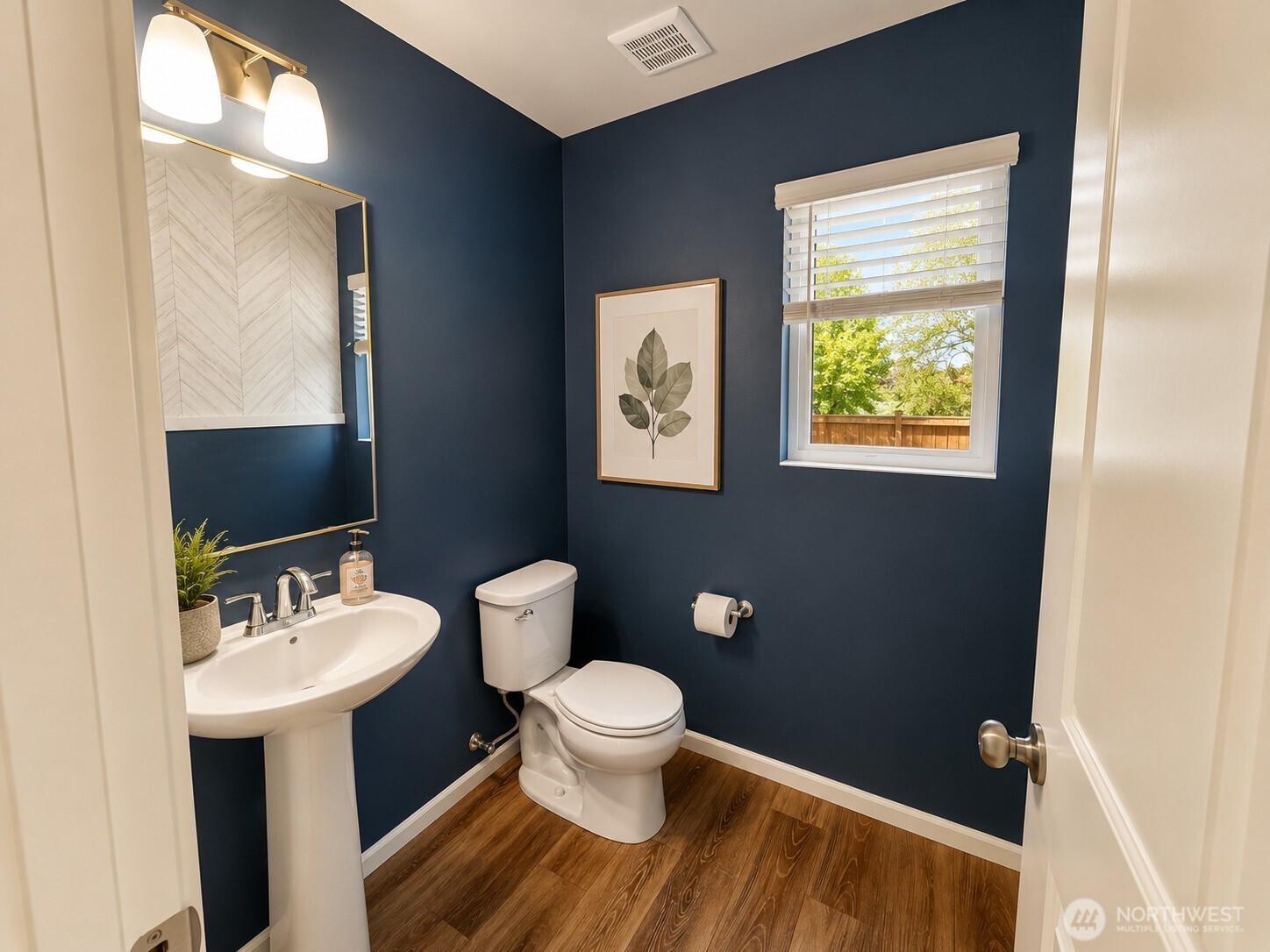 9135 Silverspot Drive Property Photo 10
