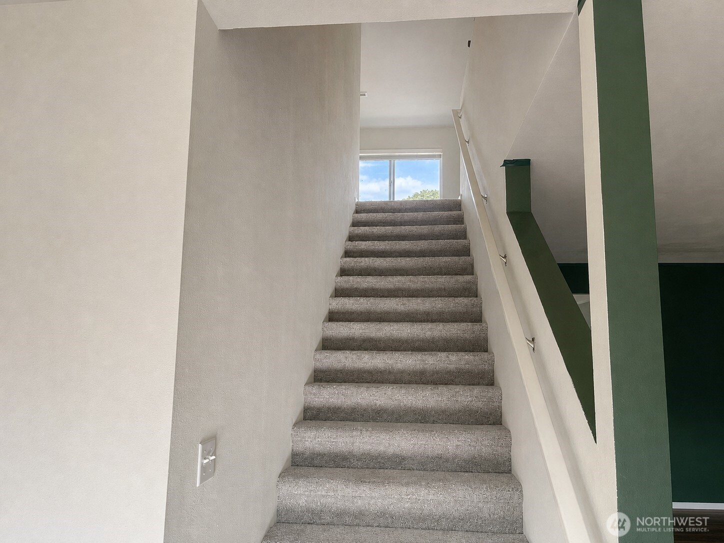 9135 Silverspot Drive Property Photo 11