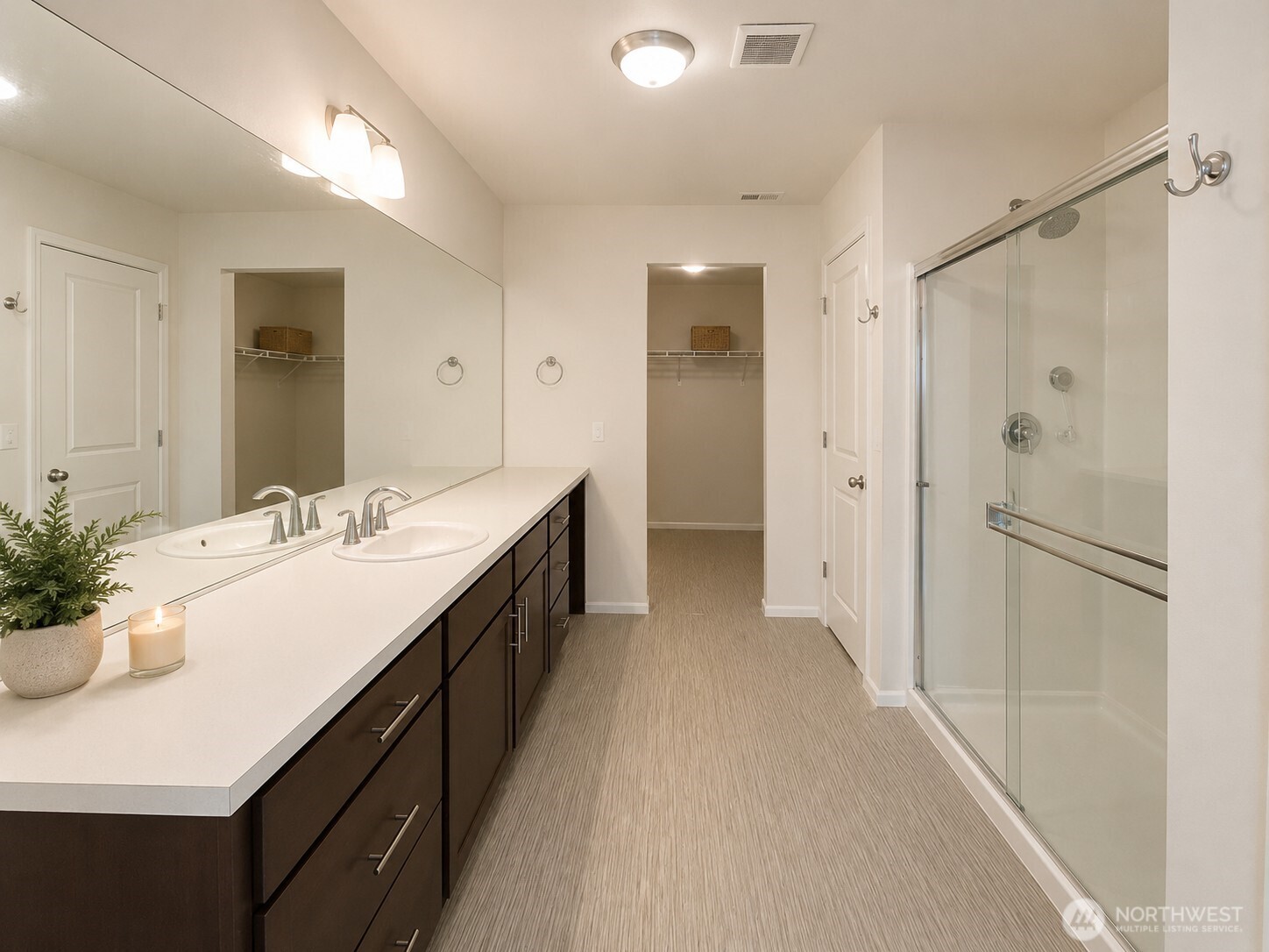 9135 Silverspot Drive Property Photo 15
