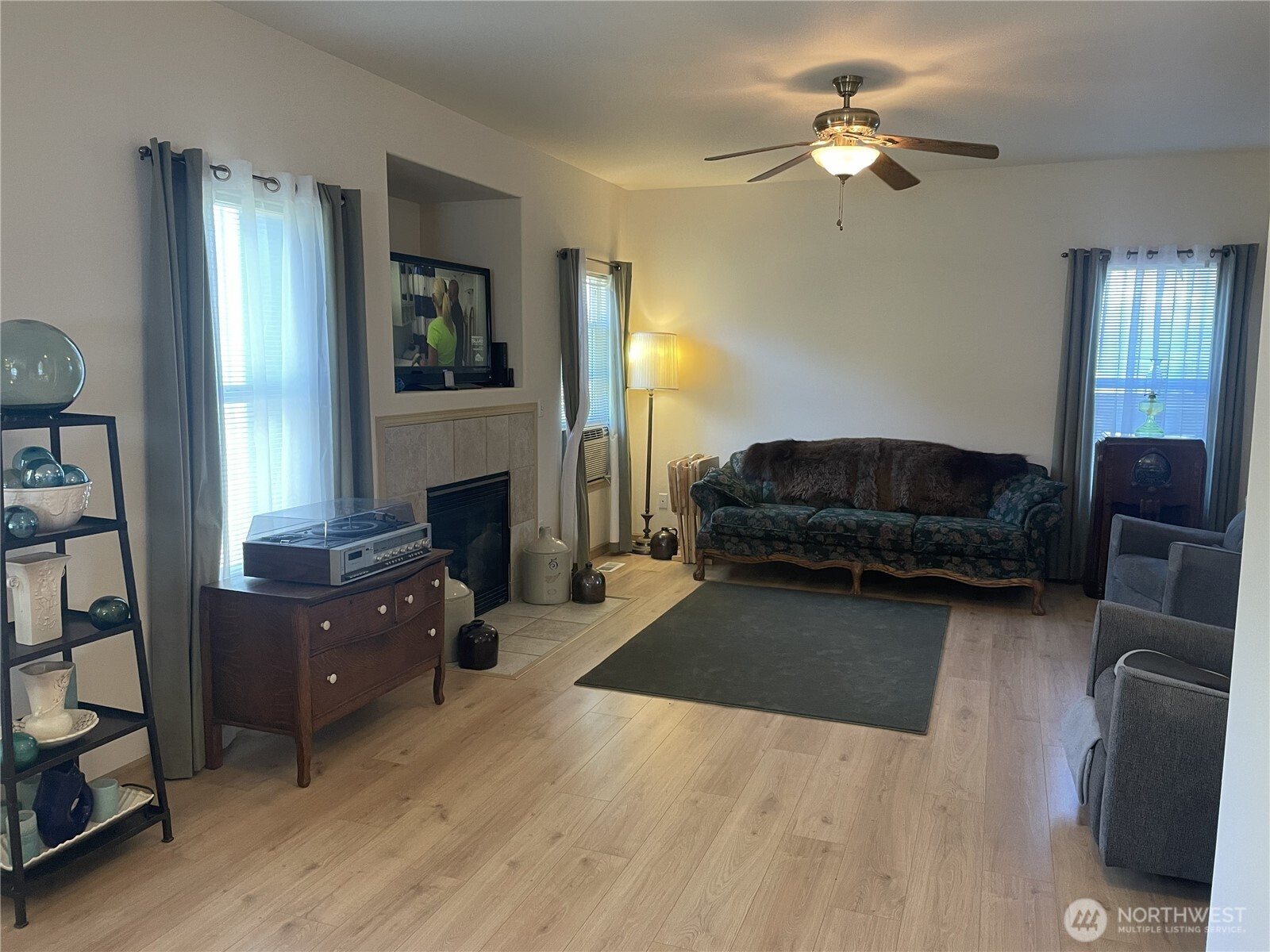 11712 10th Avenue Property Photo 3
