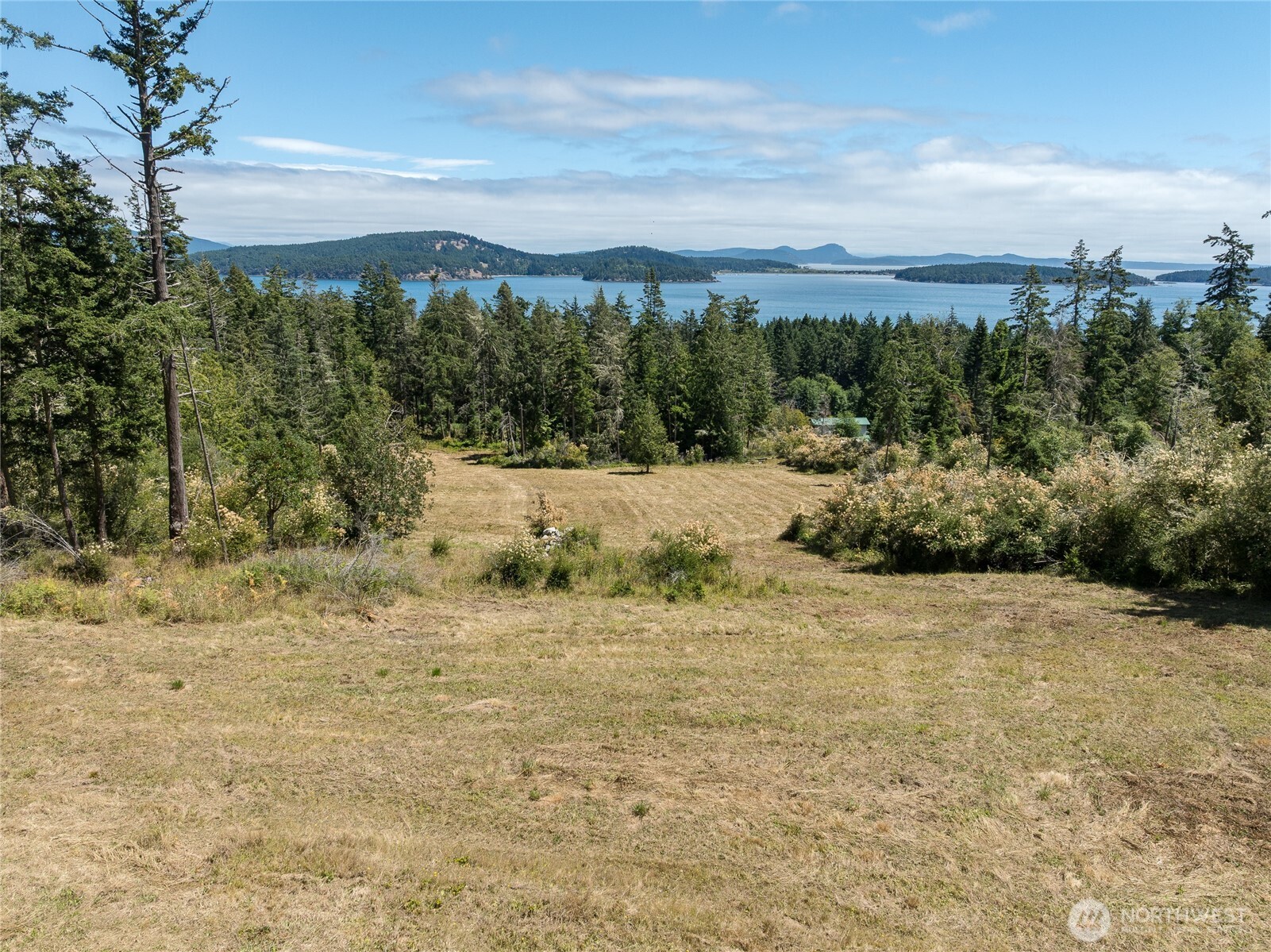 207 Suntides Lane Property Photo 5