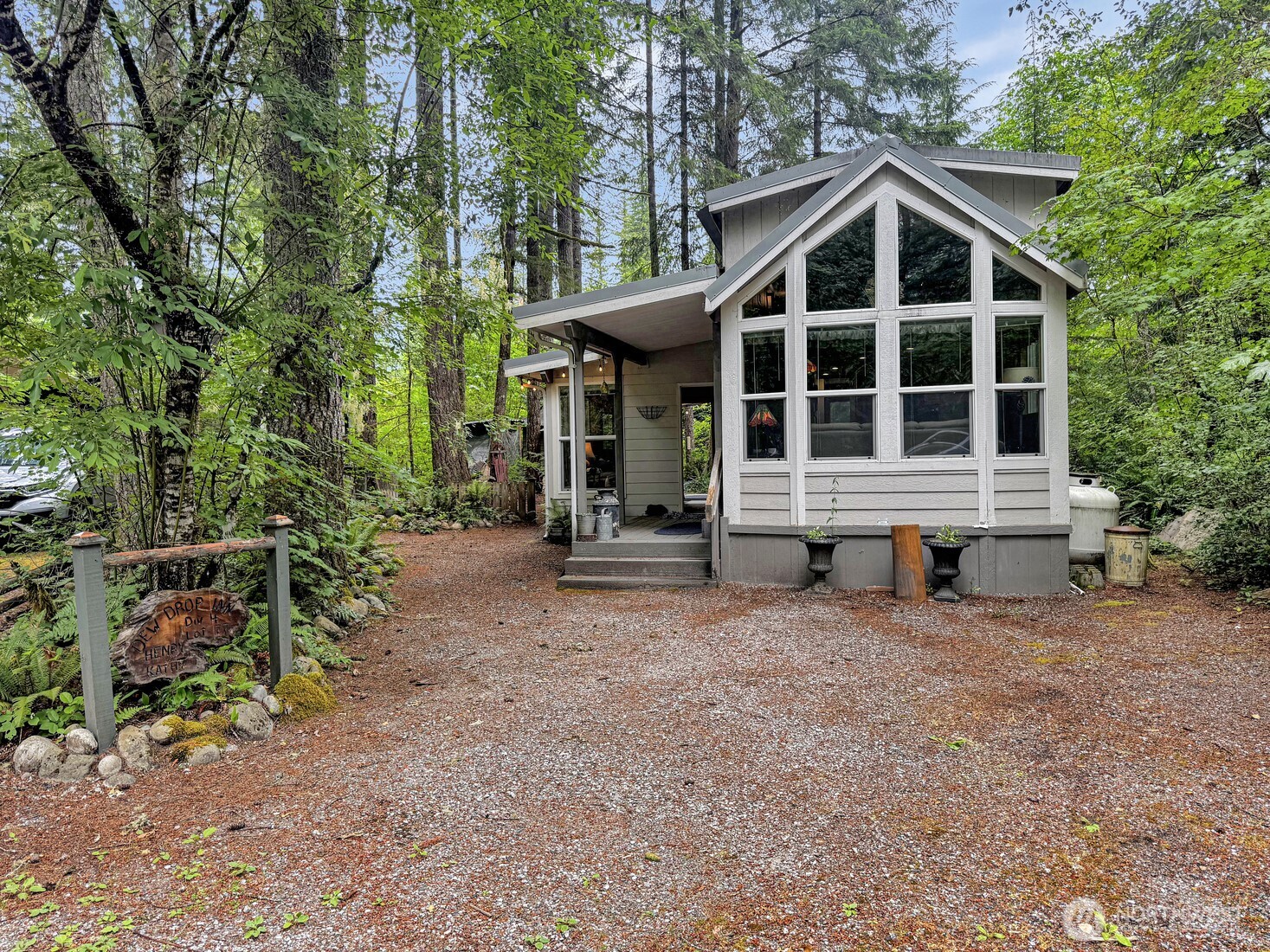 77 4 Christmas Tree Circle Property Photo 1