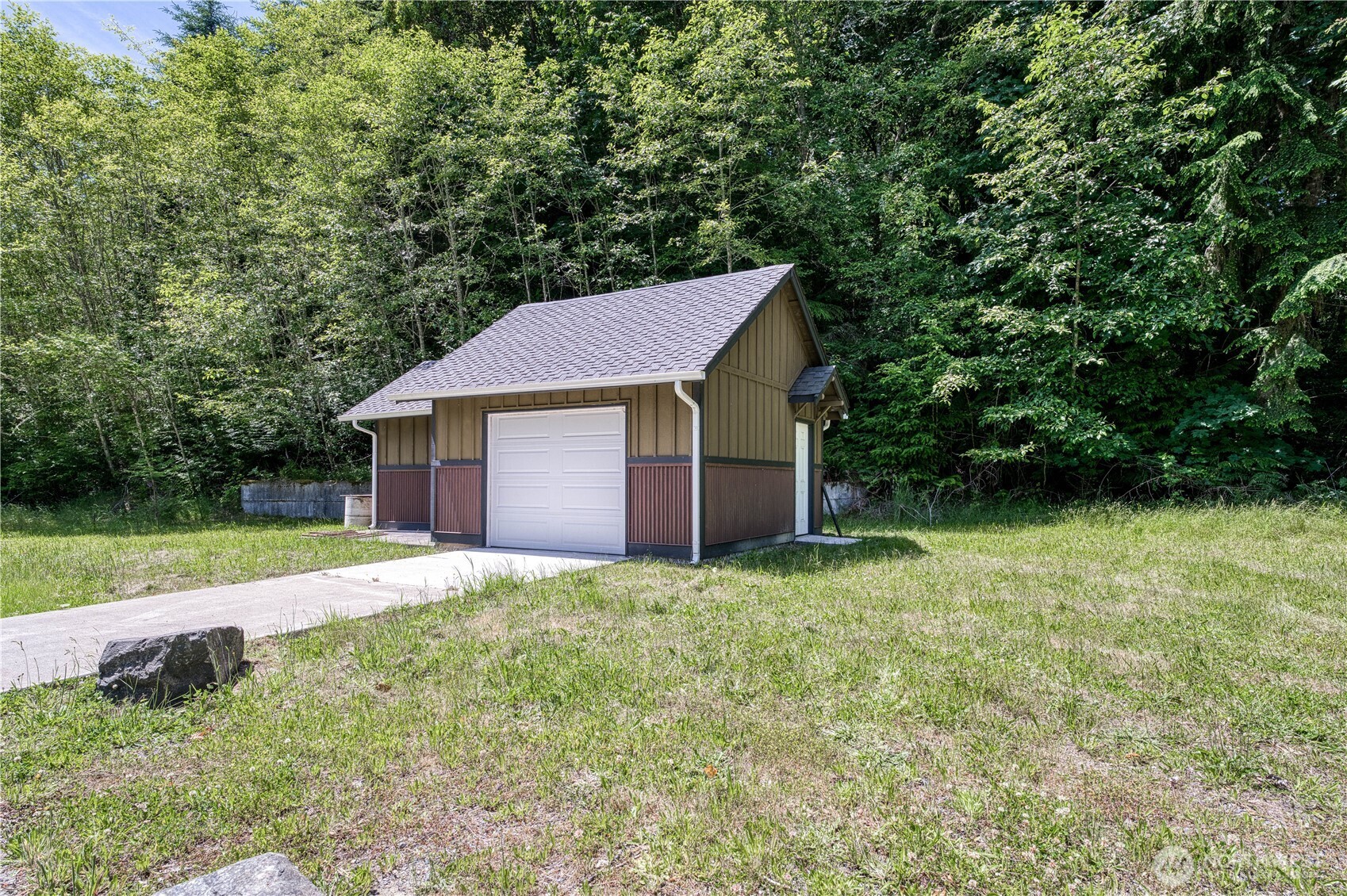 10609 33rd Avenue Ct Property Photo 5