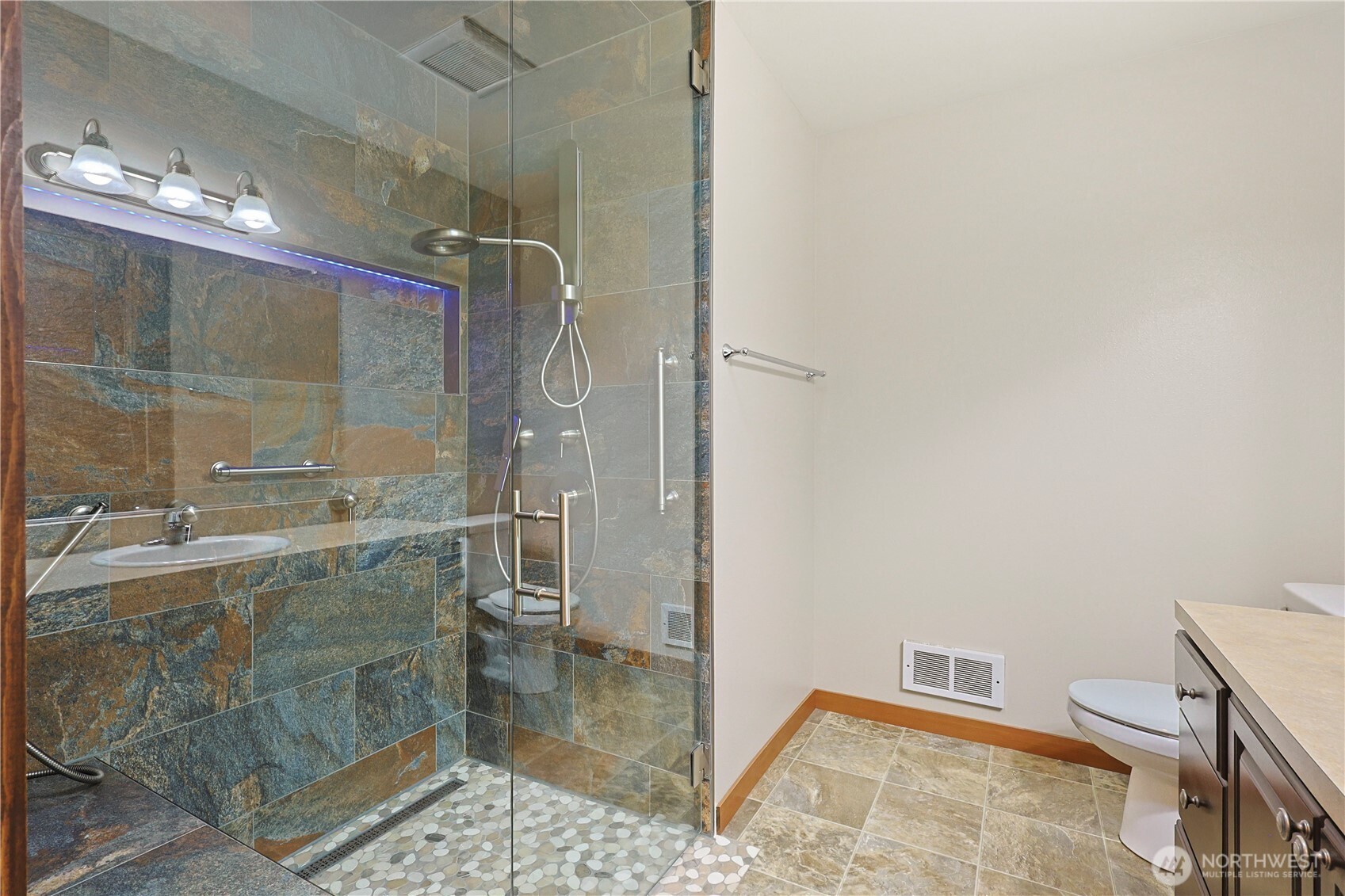 714 Tipsoo Loop Property Photo 15