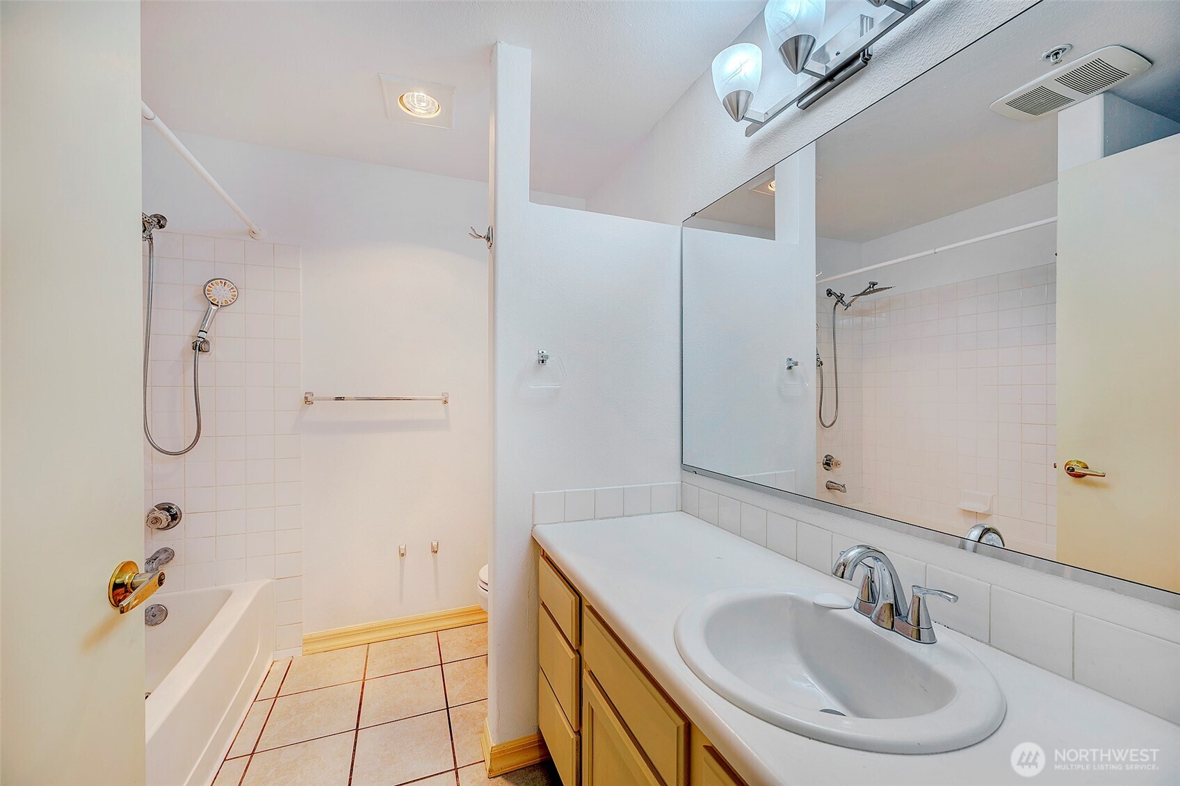 1001 W Casino Road A103 Property Photo 6