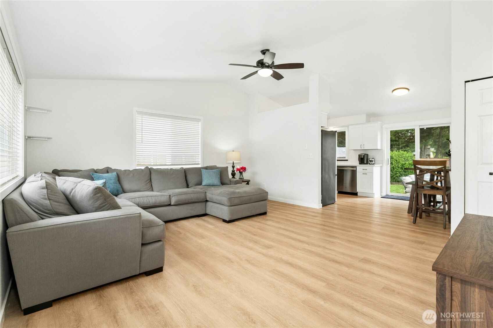 13813 52nd Avenue Property Photo 5