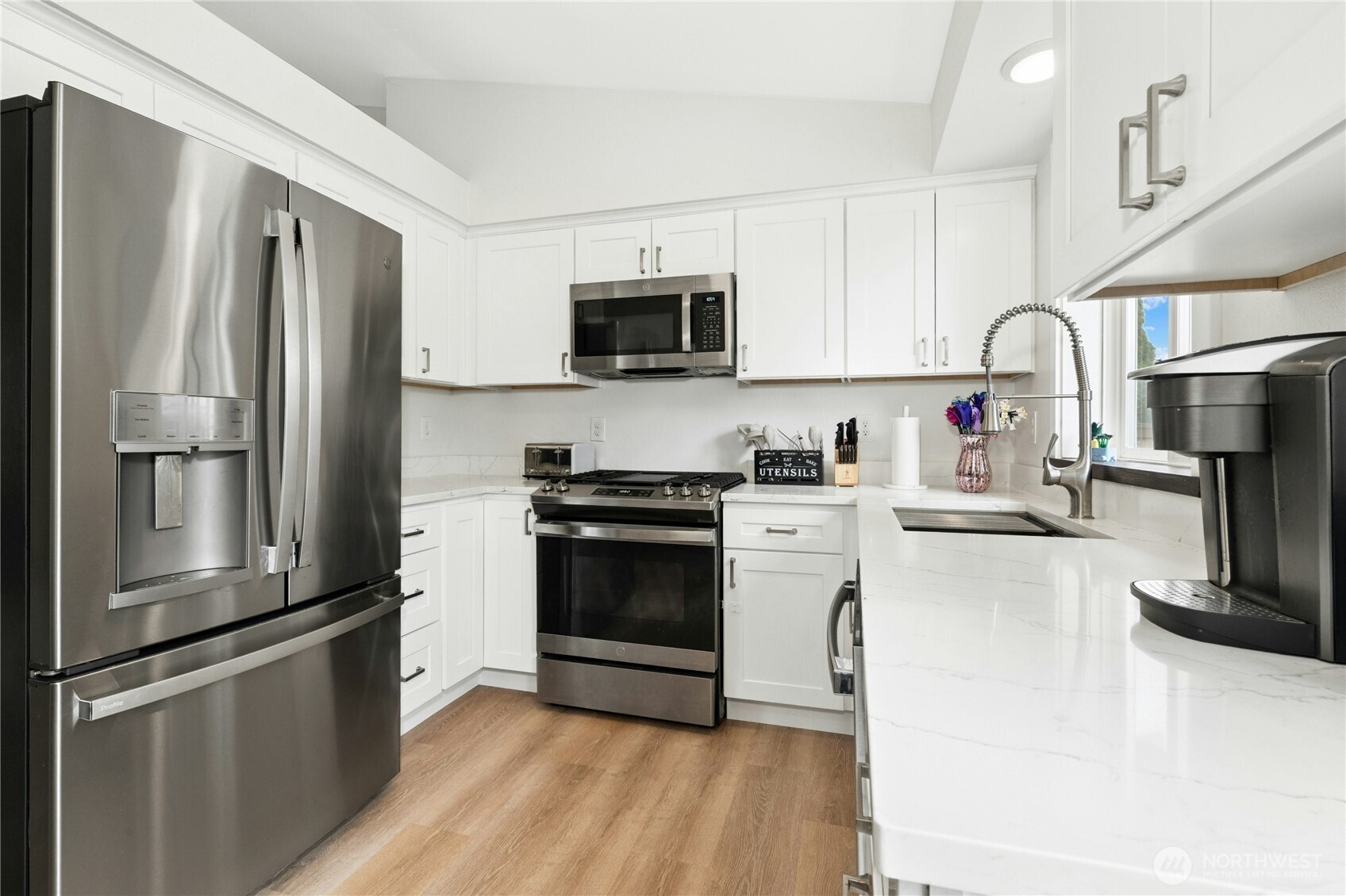 13813 52nd Avenue Property Photo 9