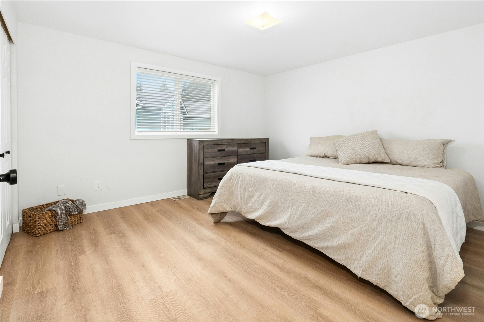 13813 52nd Avenue Property Photo 11