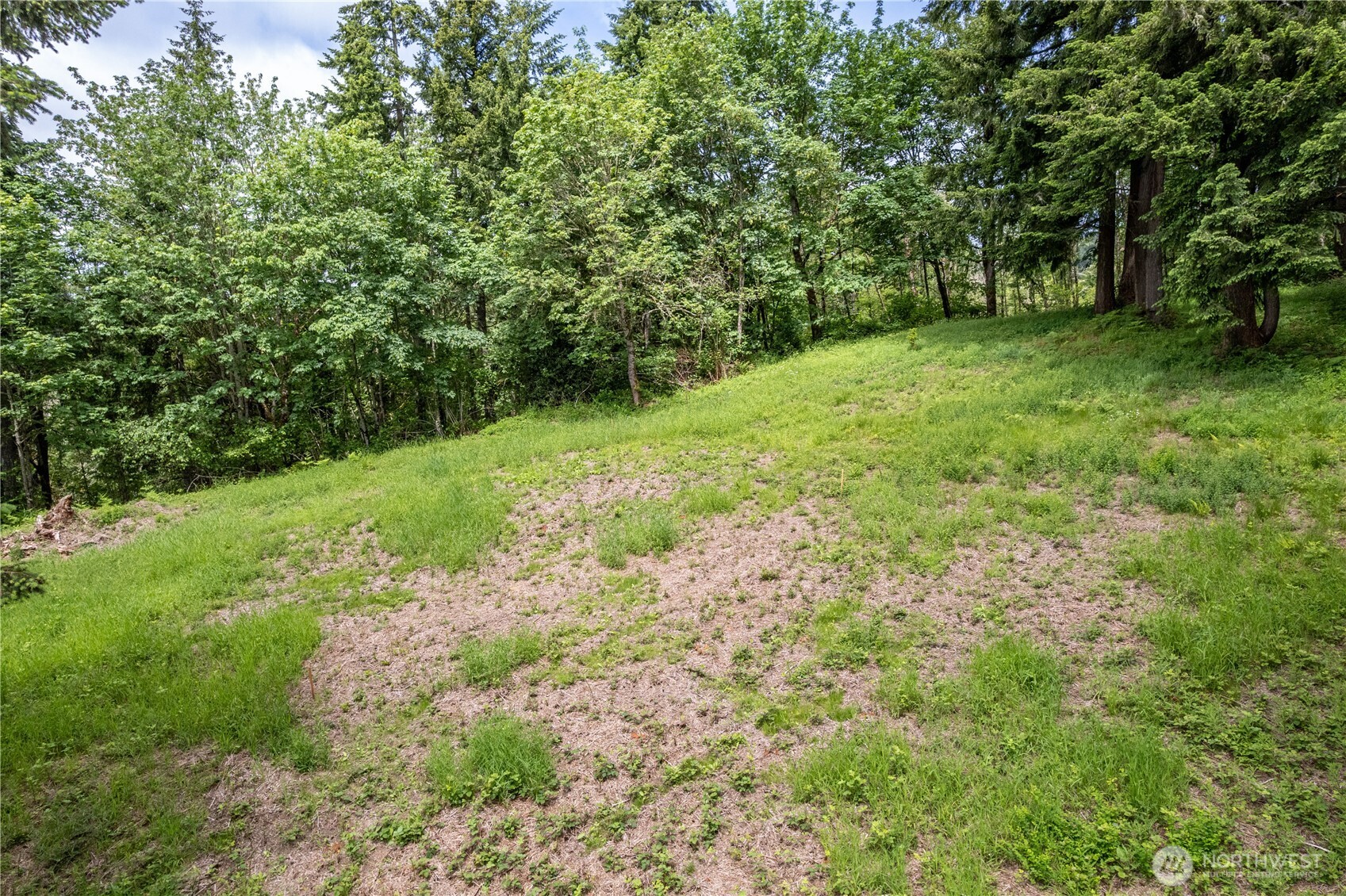 945 Edinburgh Court Property Photo 2