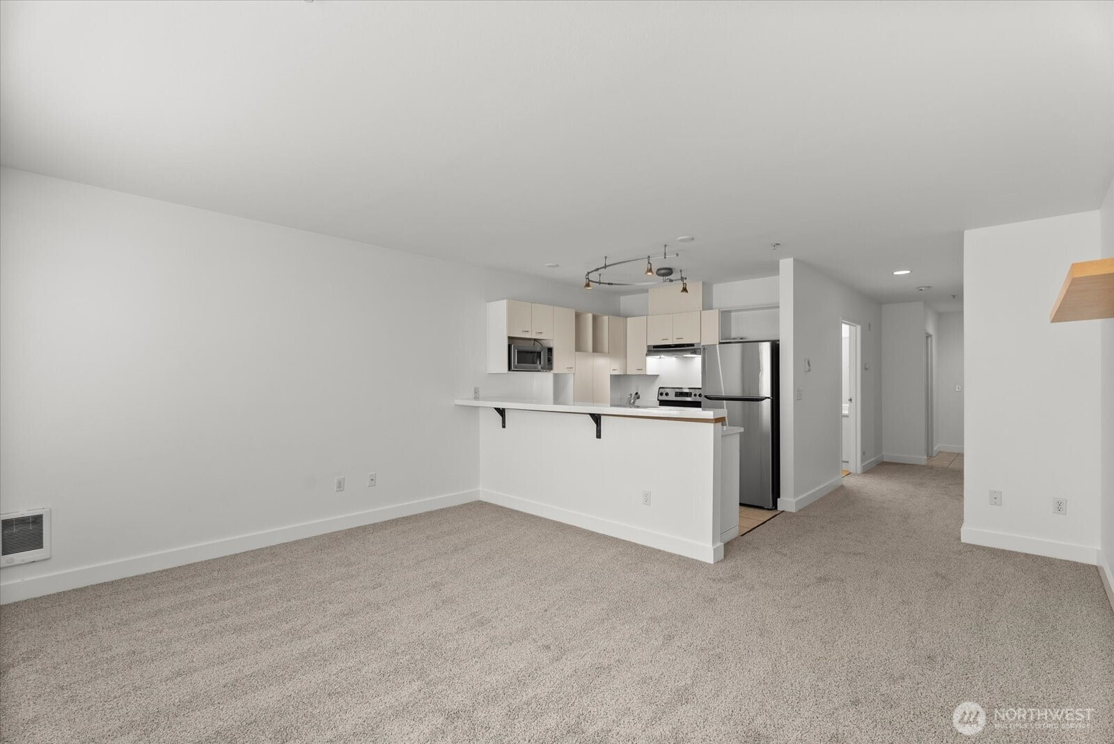 2440 Western Avenue 517 Property Photo 5
