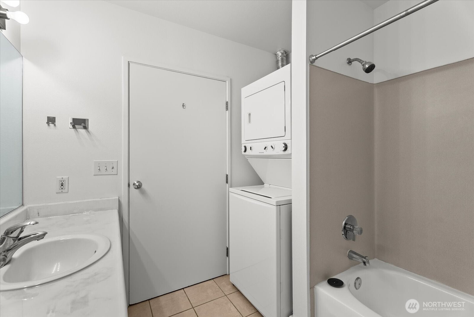 2440 Western Avenue 517 Property Photo 17