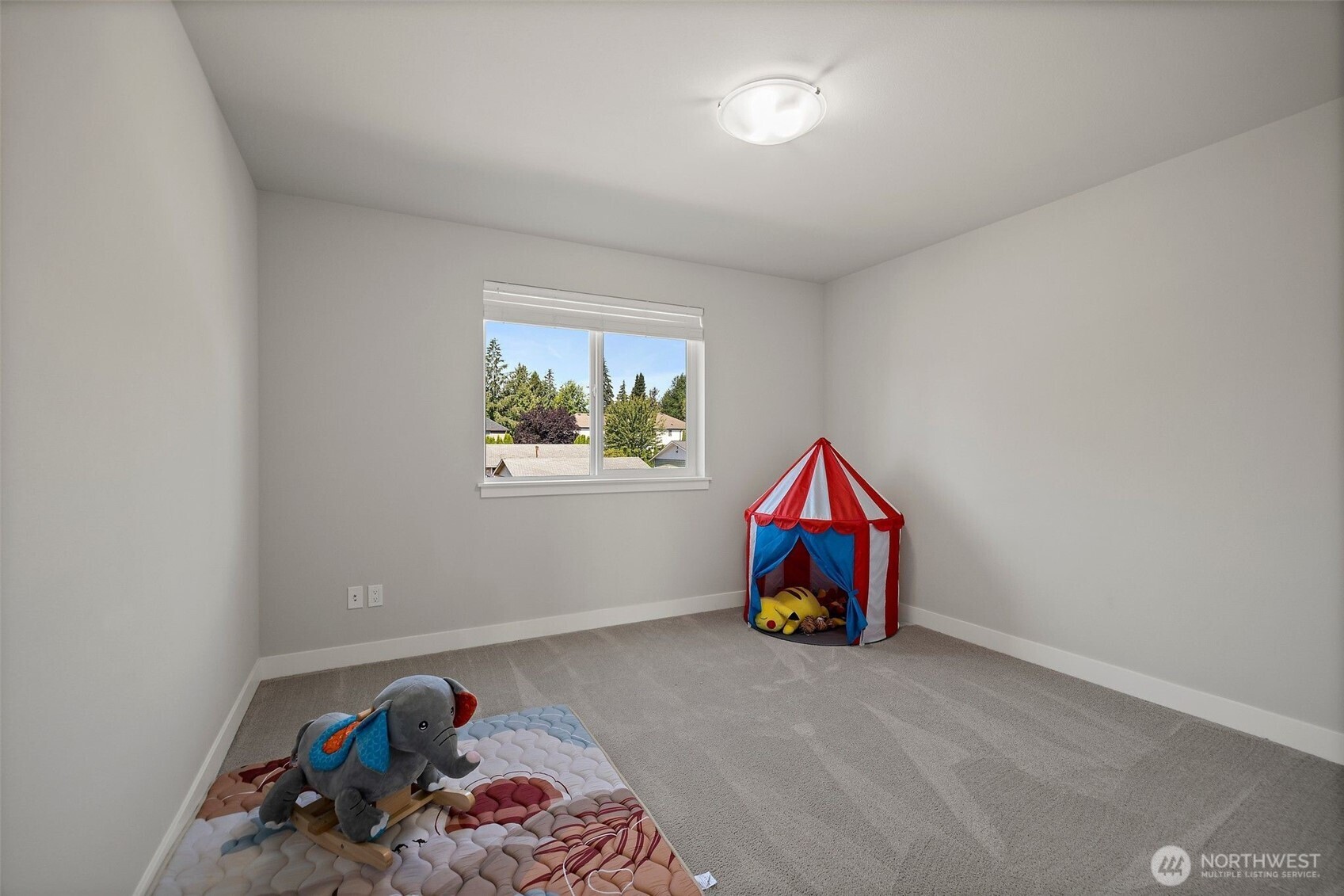 17115 11th Place B Property Photo 19