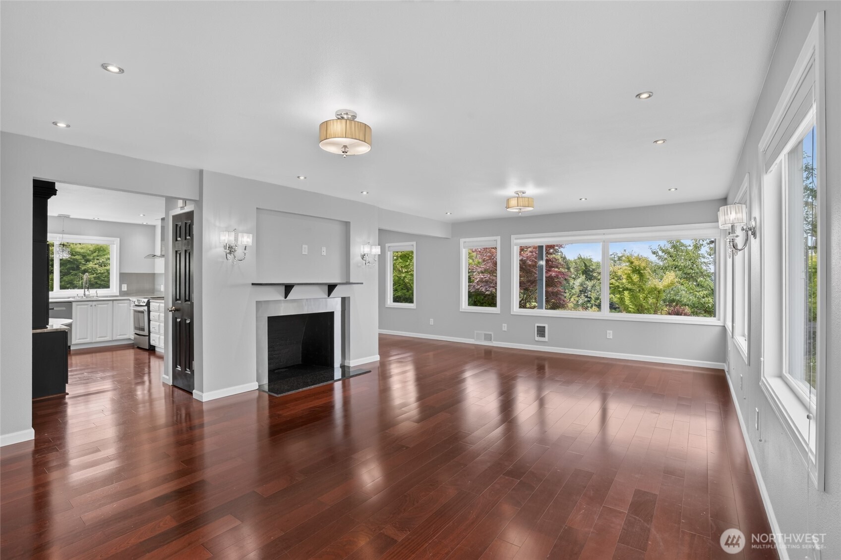 346 Lawrence Street Property Photo 4