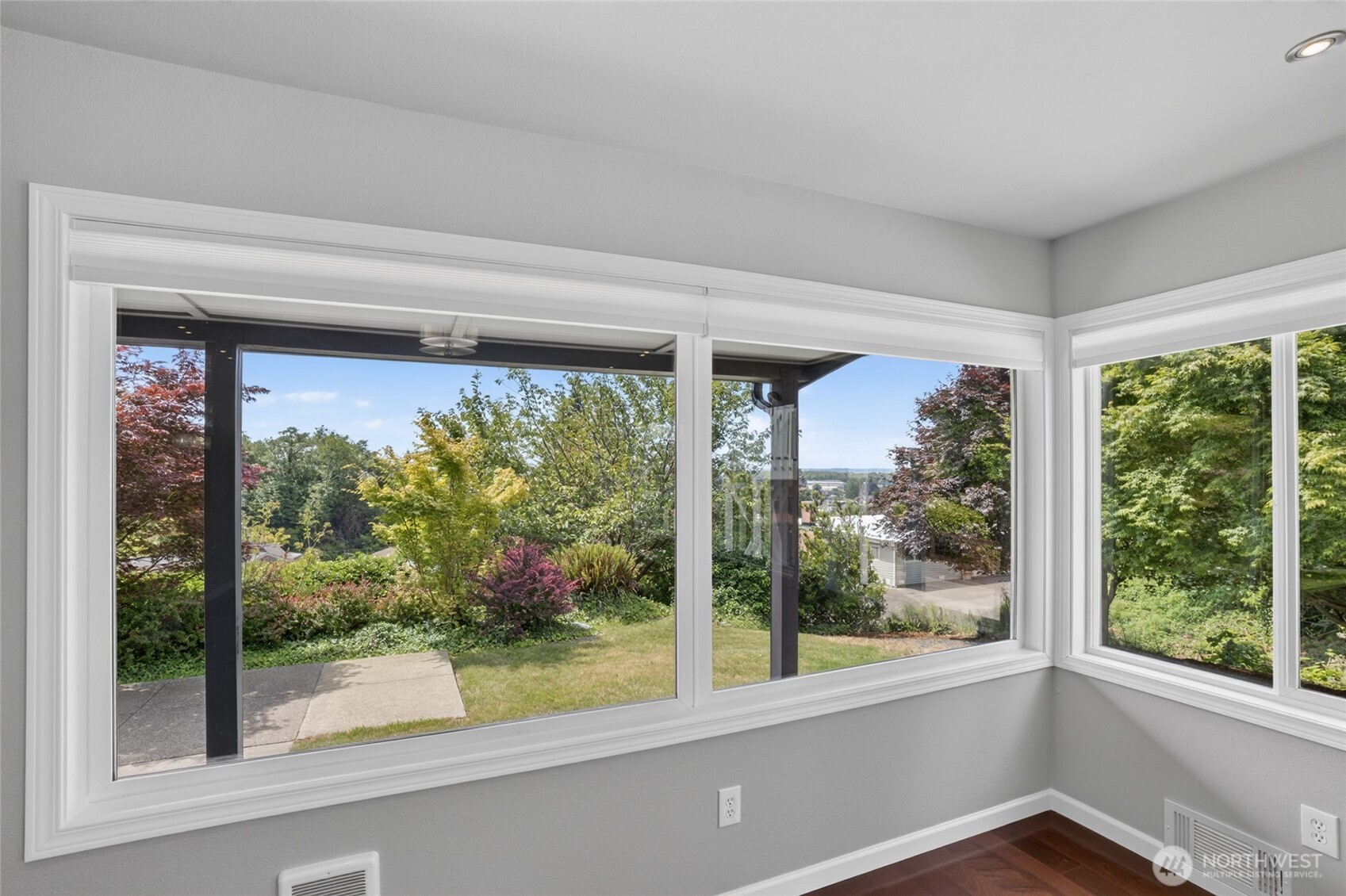 346 Lawrence Street Property Photo 10