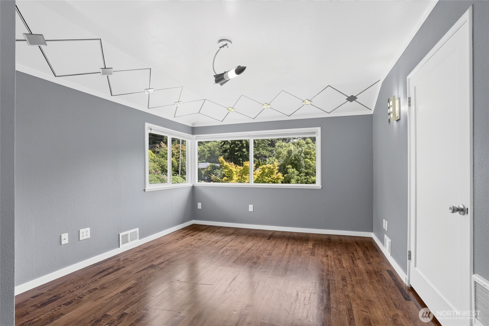 346 Lawrence Street Property Photo 18