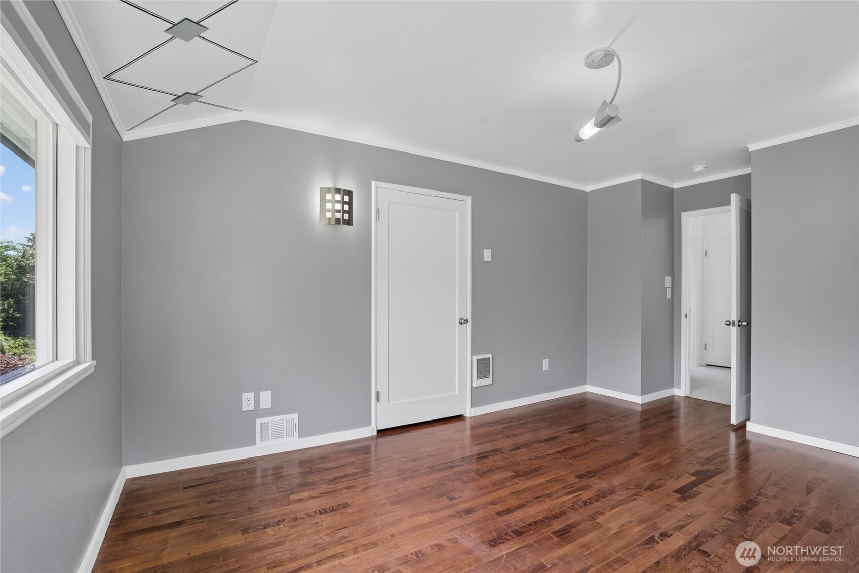 346 Lawrence Street Property Photo 19